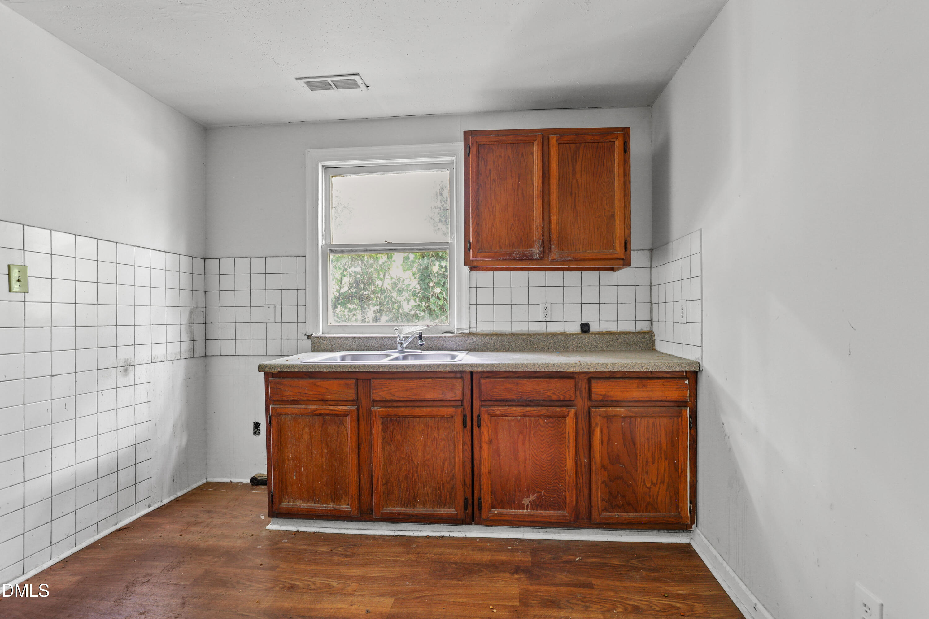 615 New Bern Avenue Property Photo 8