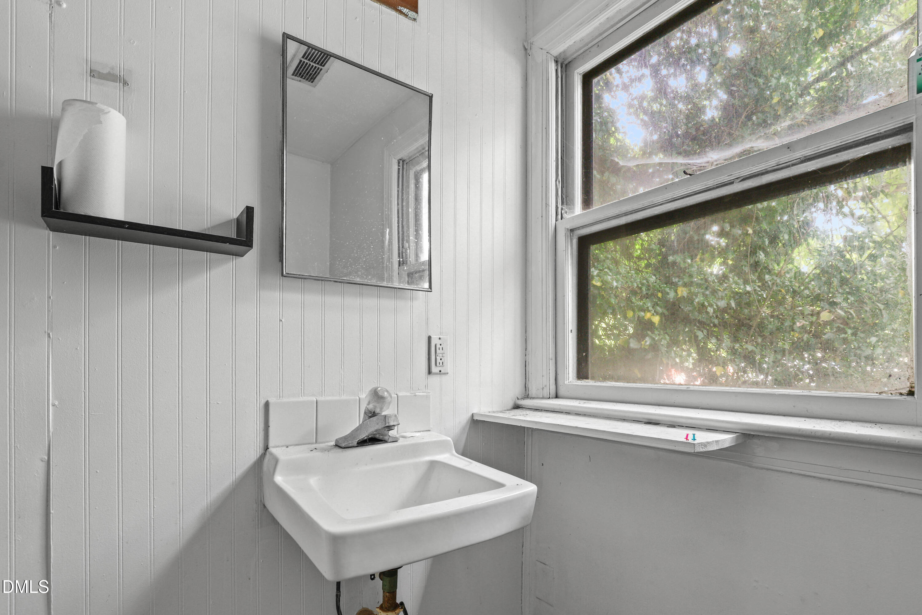 615 New Bern Avenue Property Photo 9