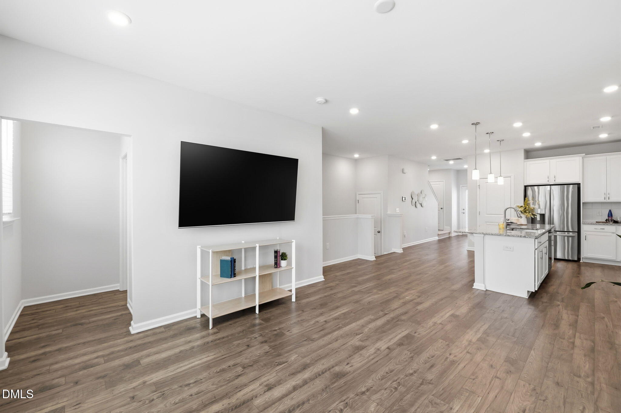 1050 Commack Drive Property Photo 12