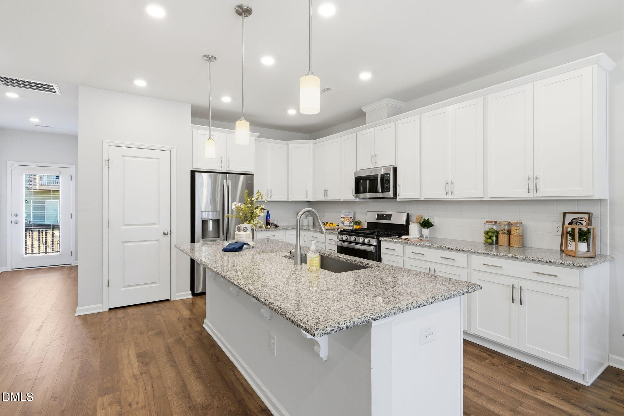 1050 Commack Drive Property Photo 15