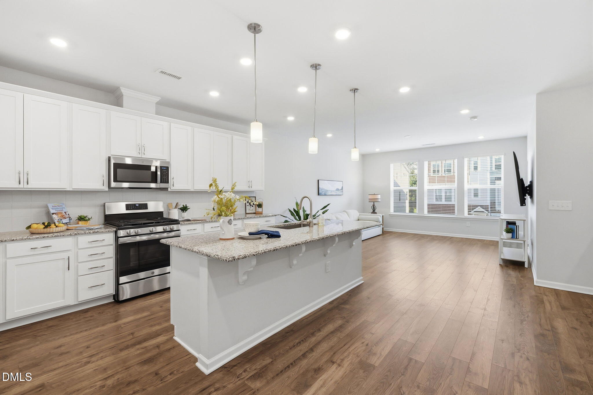 1050 Commack Drive Property Photo 16