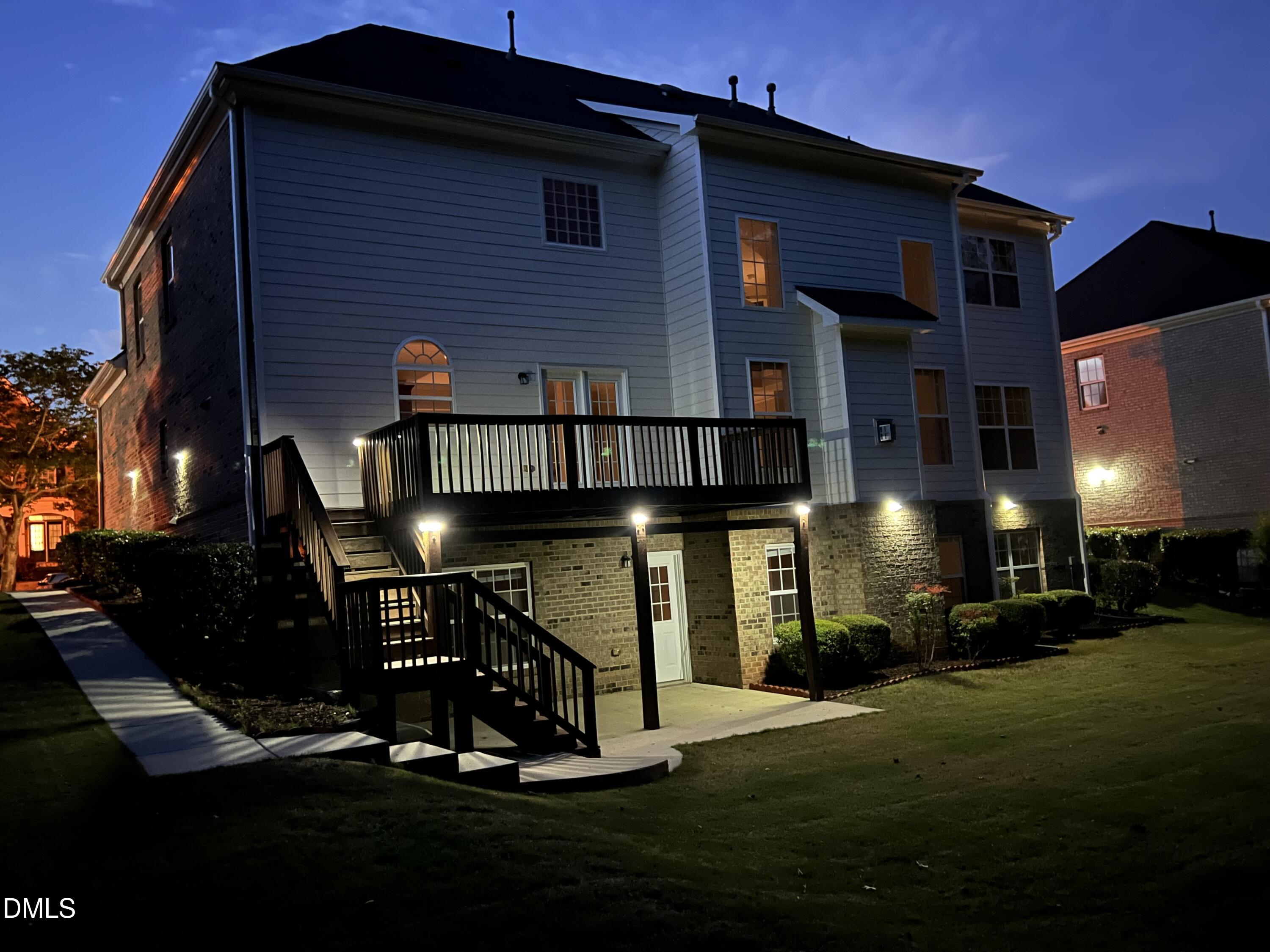 621 Halcyon Meadow Drive Property Photo 4