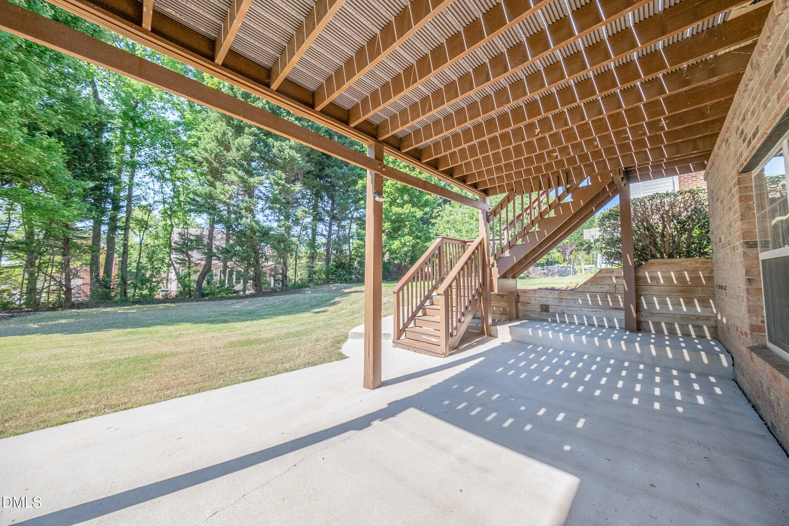 621 Halcyon Meadow Drive Property Photo 7