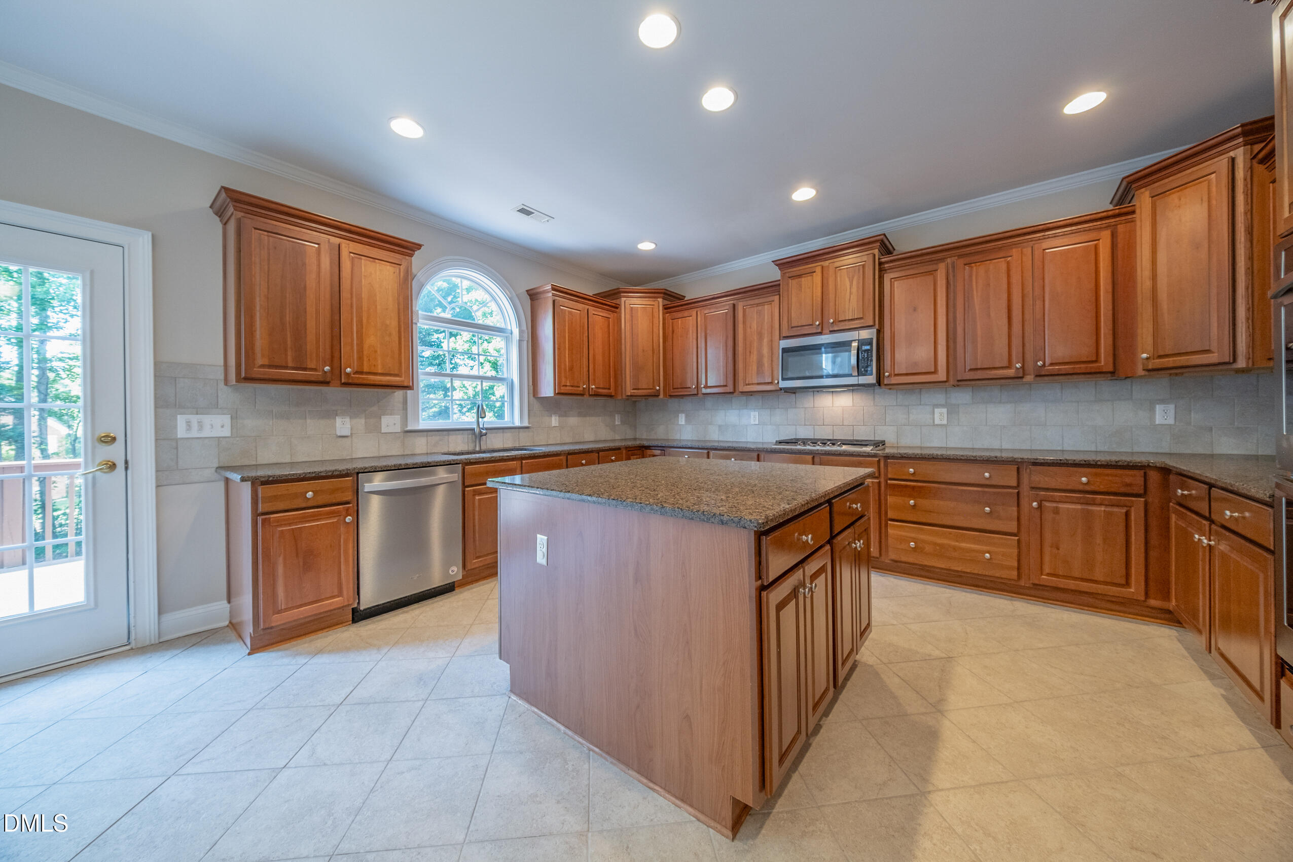 621 Halcyon Meadow Drive Property Photo 26