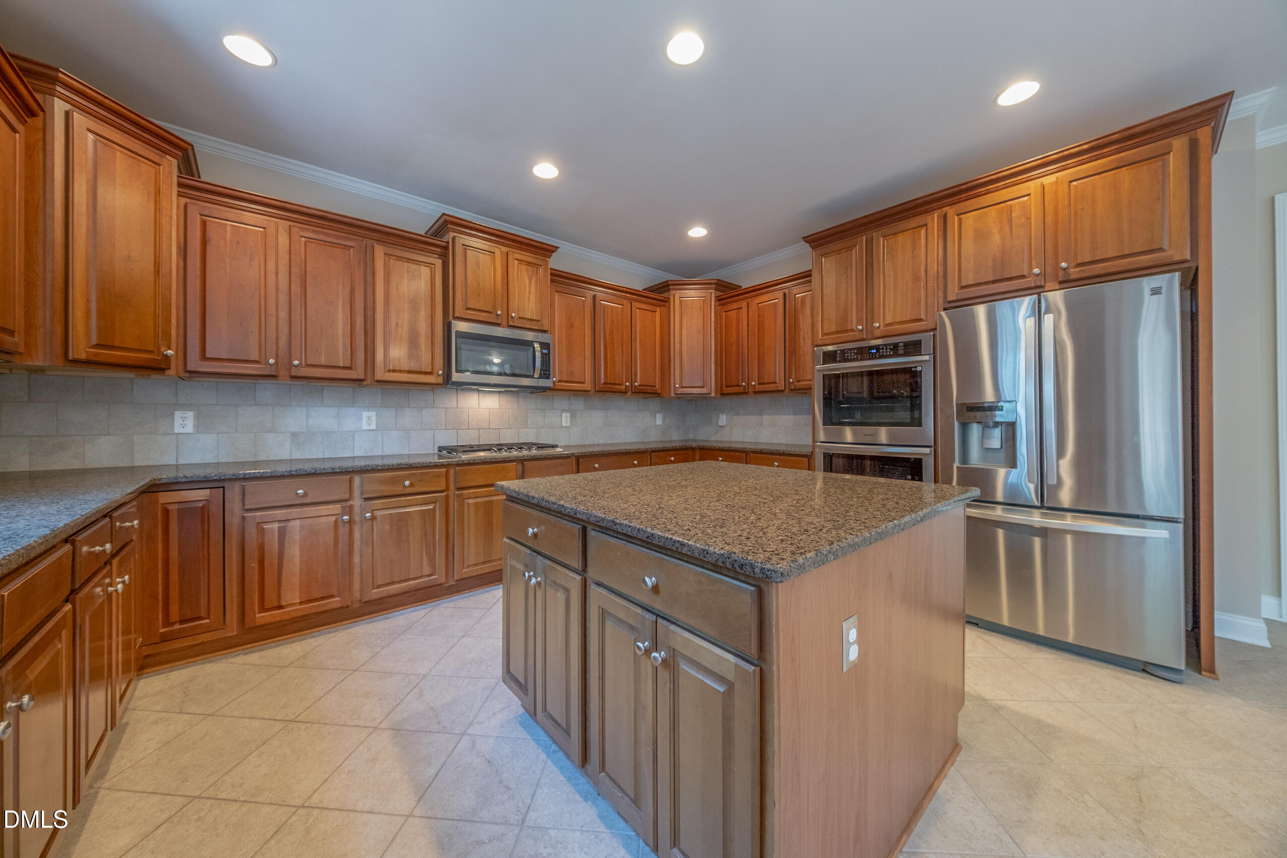621 Halcyon Meadow Drive Property Photo 28