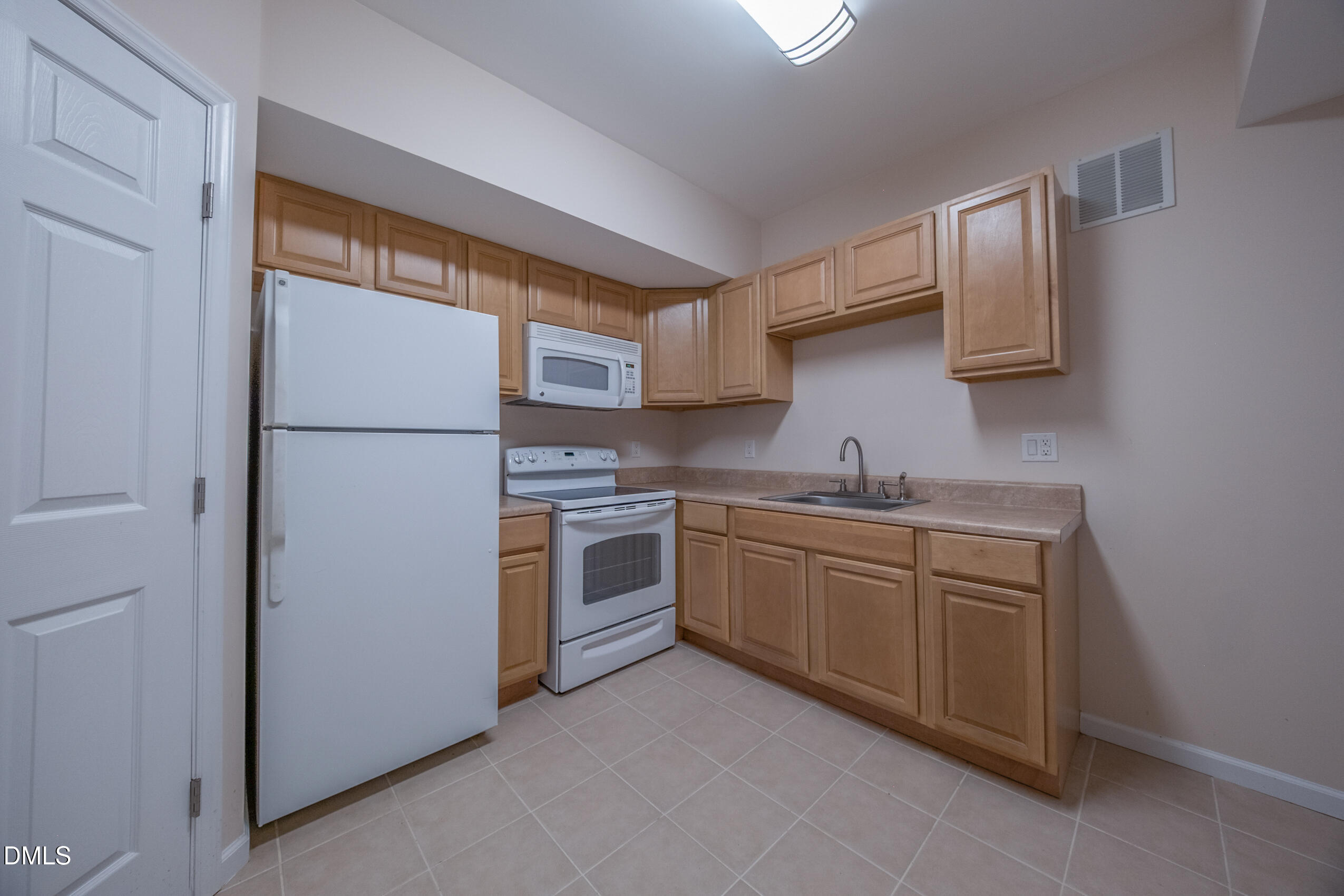 621 Halcyon Meadow Drive Property Photo 56