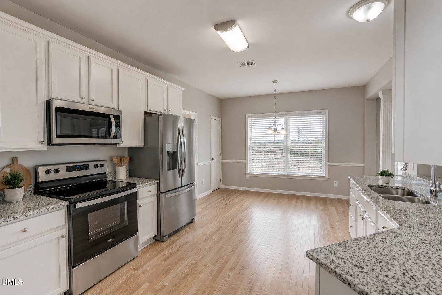 480 Seastone Street Property Photo 5