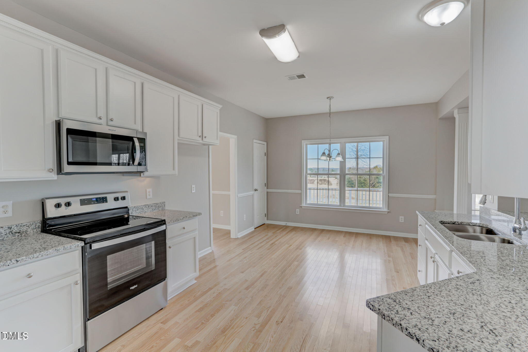 480 Seastone Street Property Photo 6