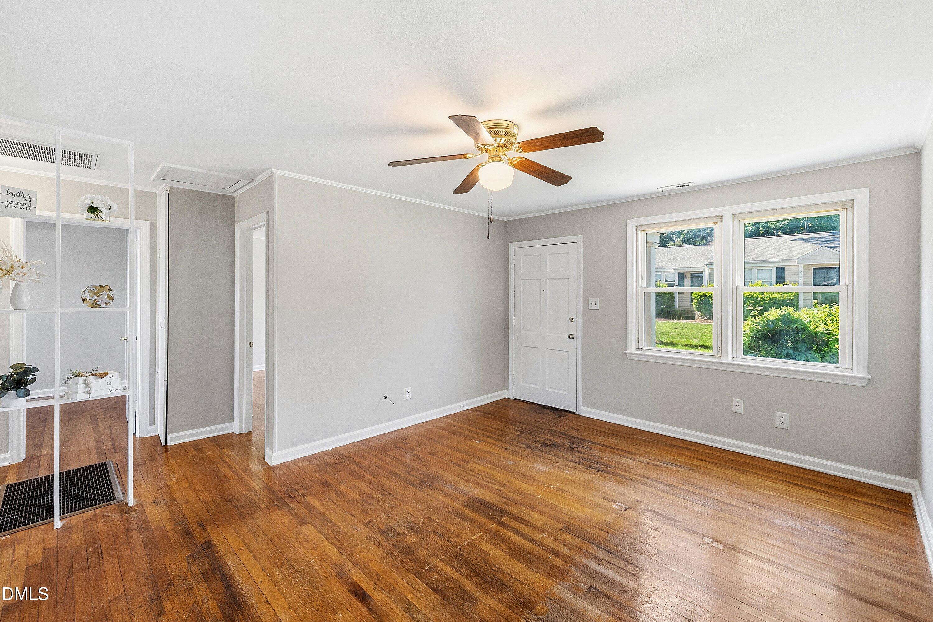 2324 Bernard Street Property Photo 6