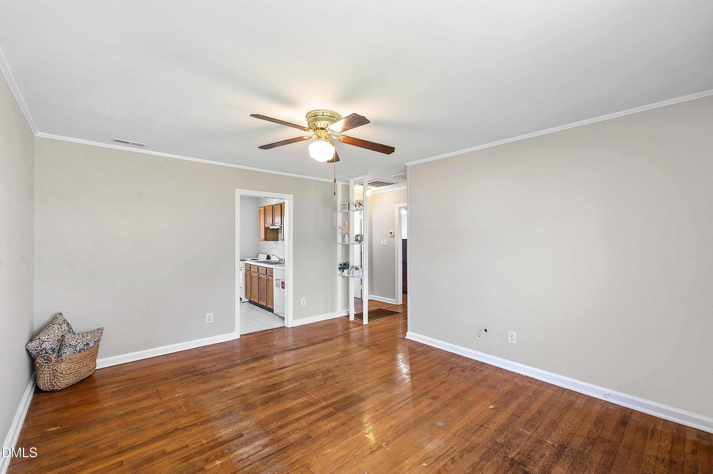2324 Bernard Street Property Photo 7