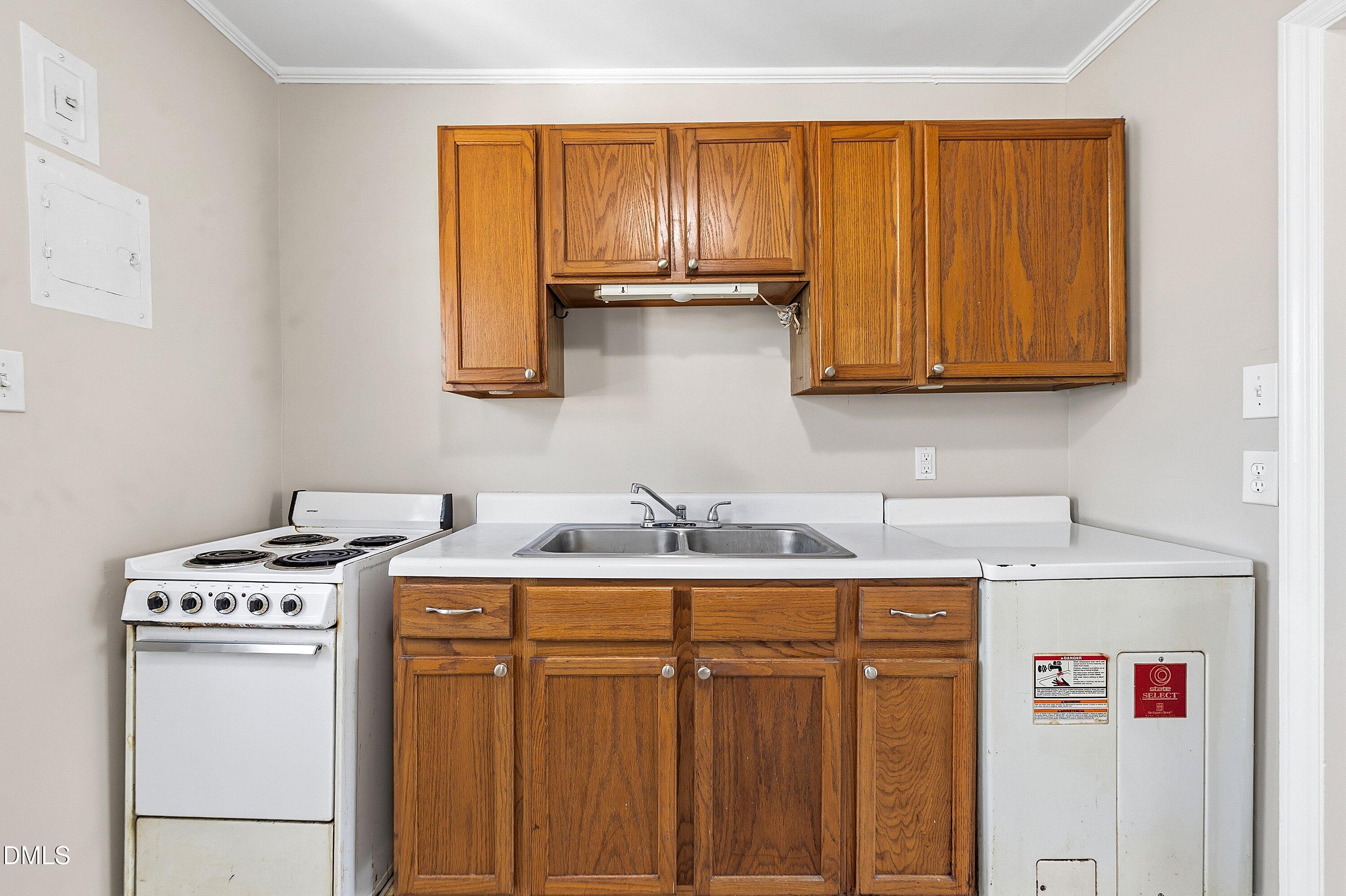 2324 Bernard Street Property Photo 13