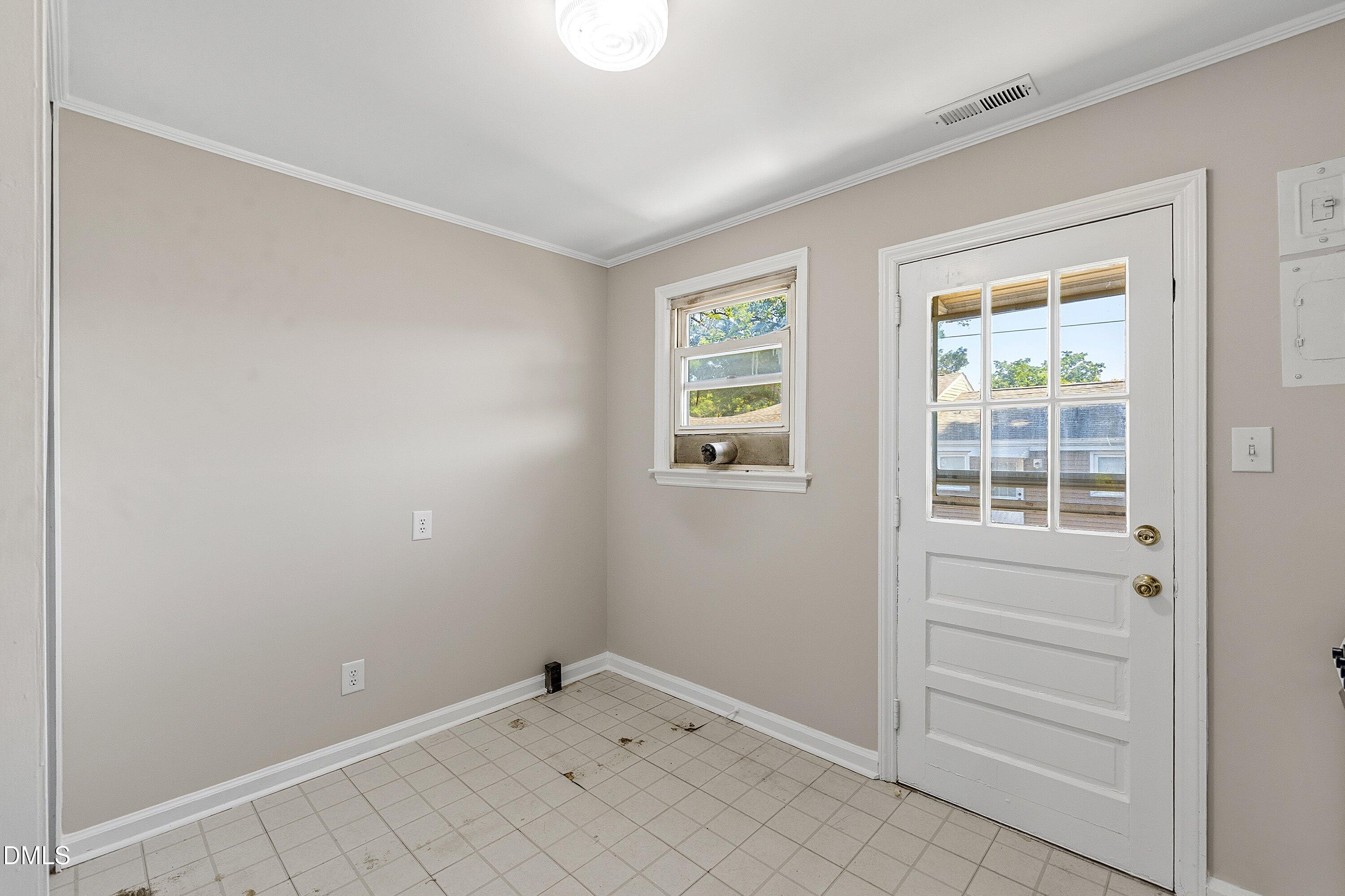 2324 Bernard Street Property Photo 16
