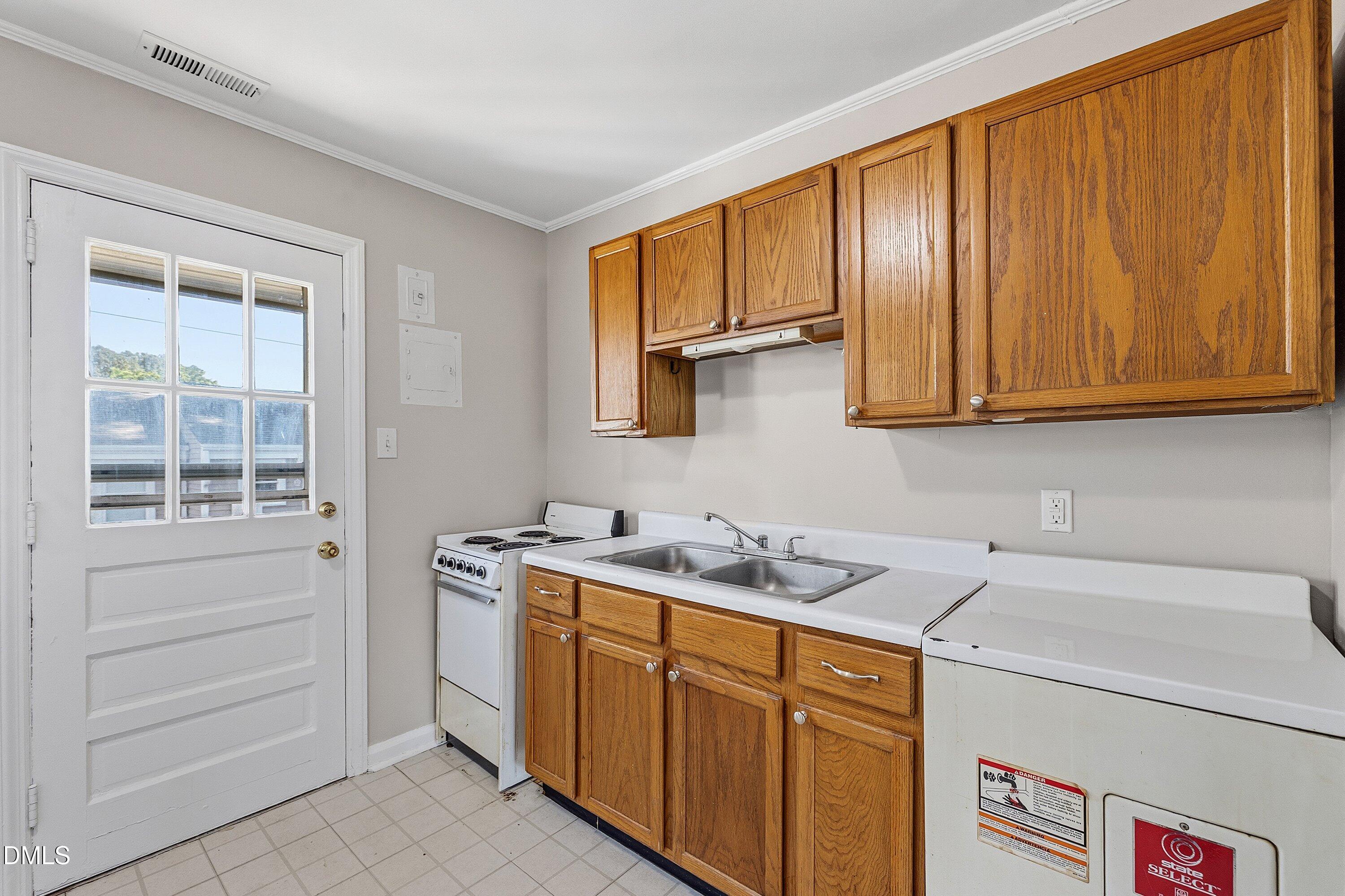2324 Bernard Street Property Photo 18