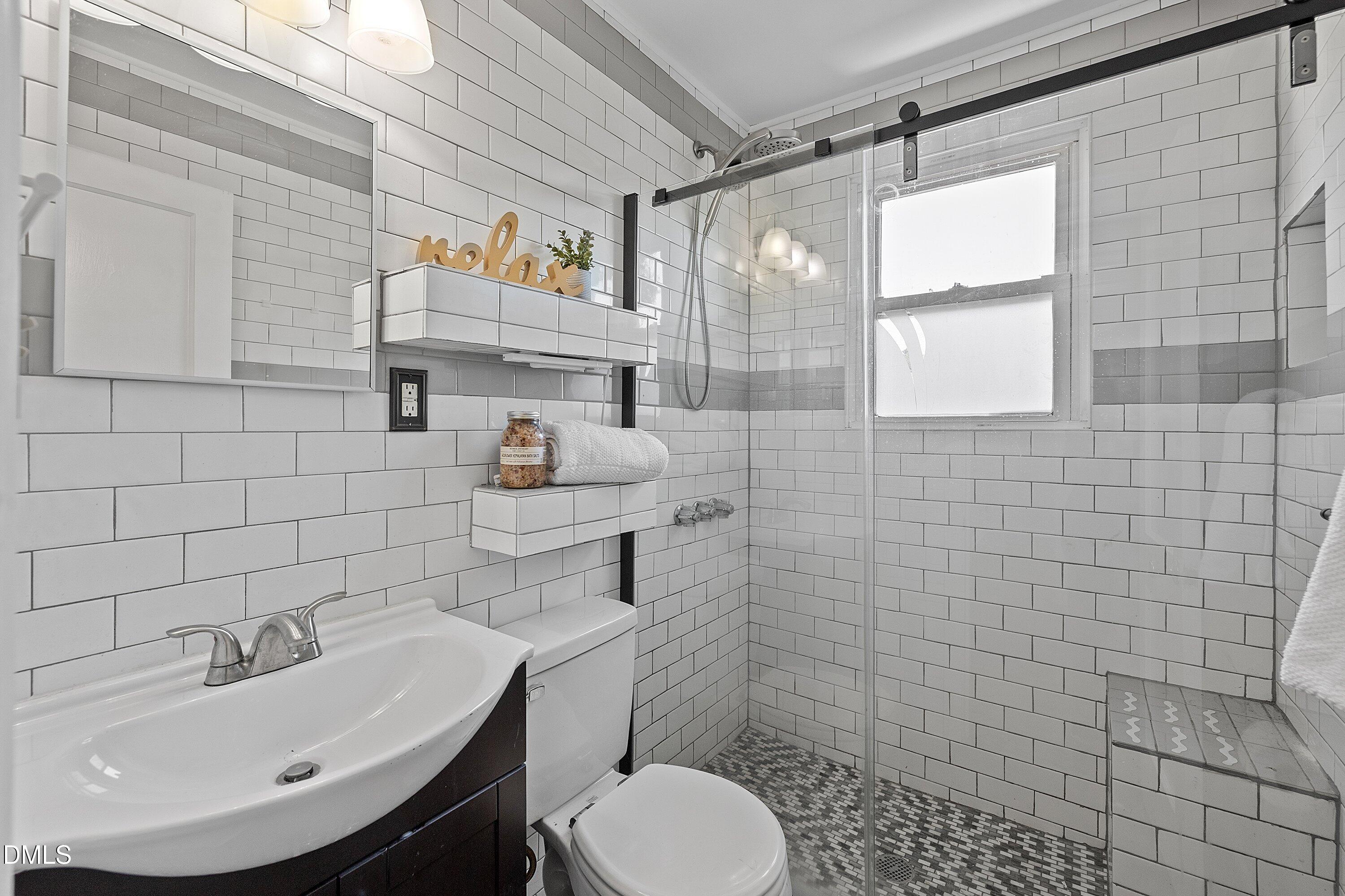 2324 Bernard Street Property Photo 25