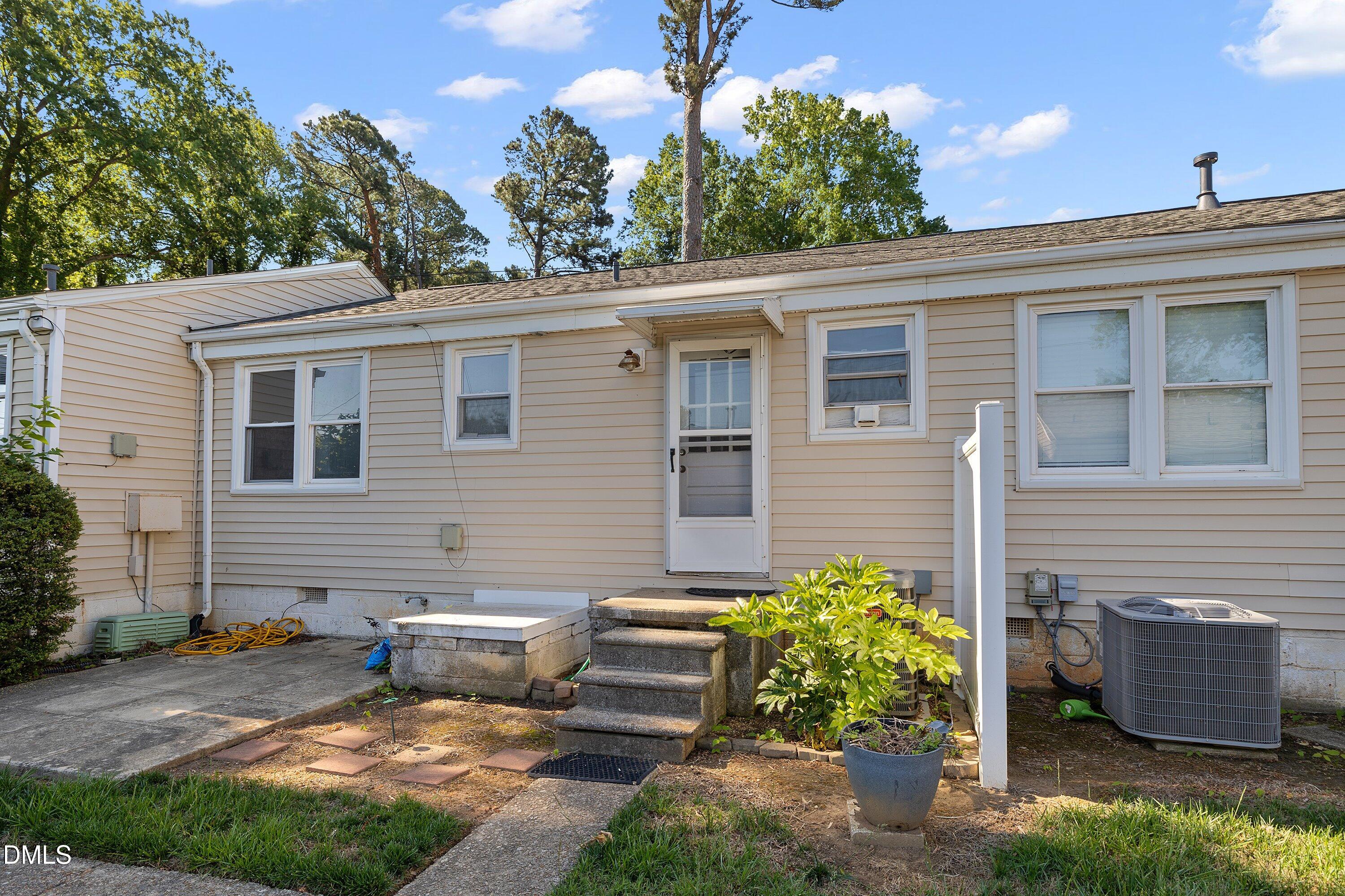 2324 Bernard Street Property Photo 29