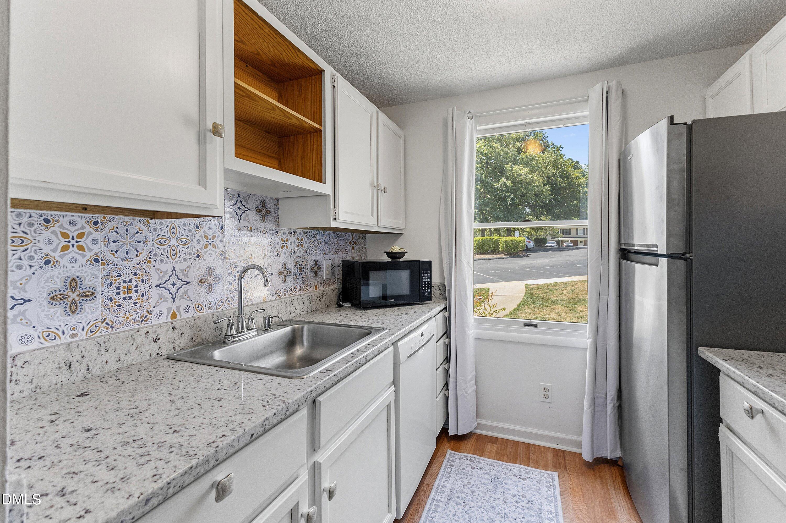7734 Kingsberry Court Property Photo 6