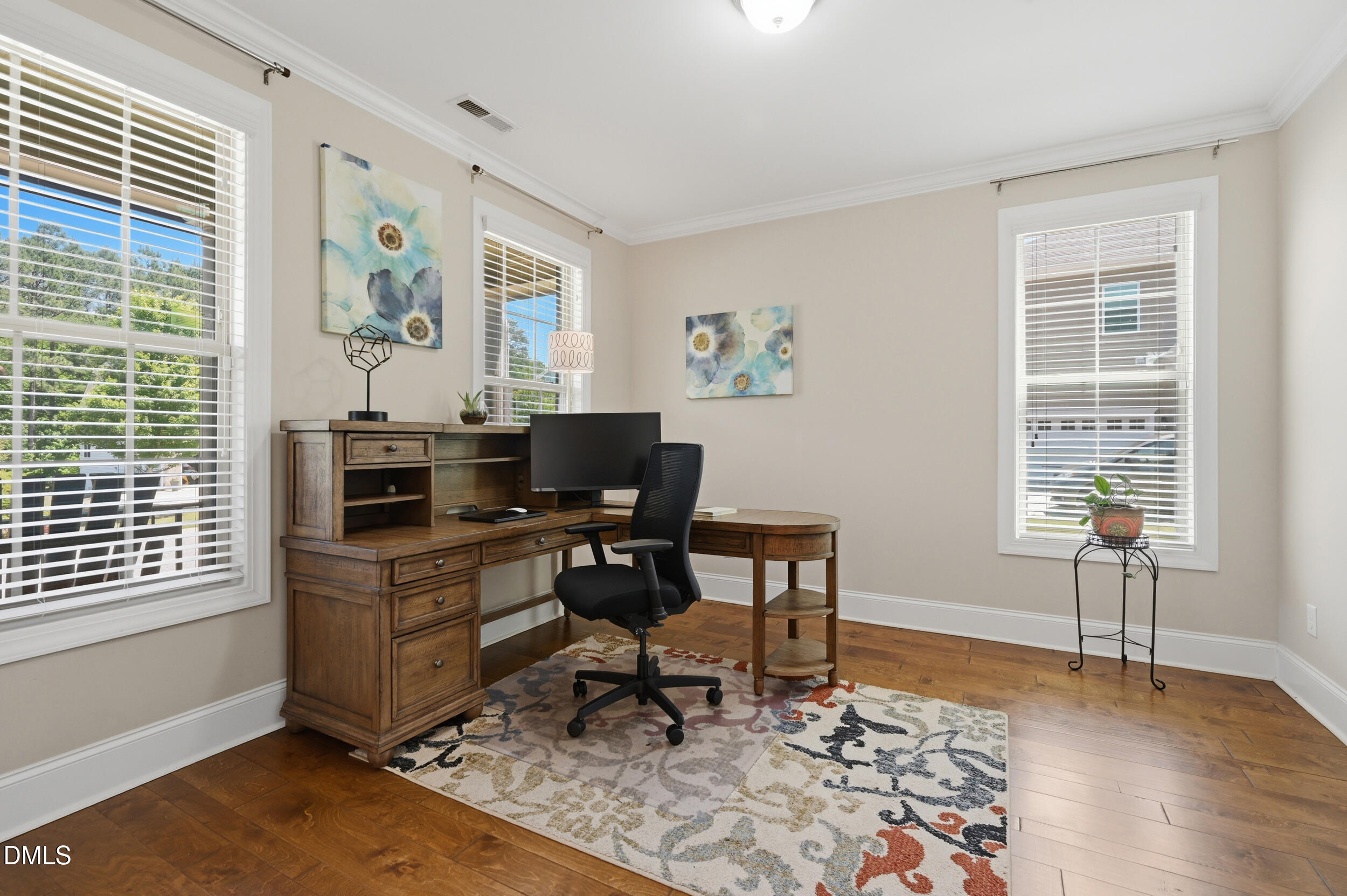 345 Tayside Street Property Photo 7