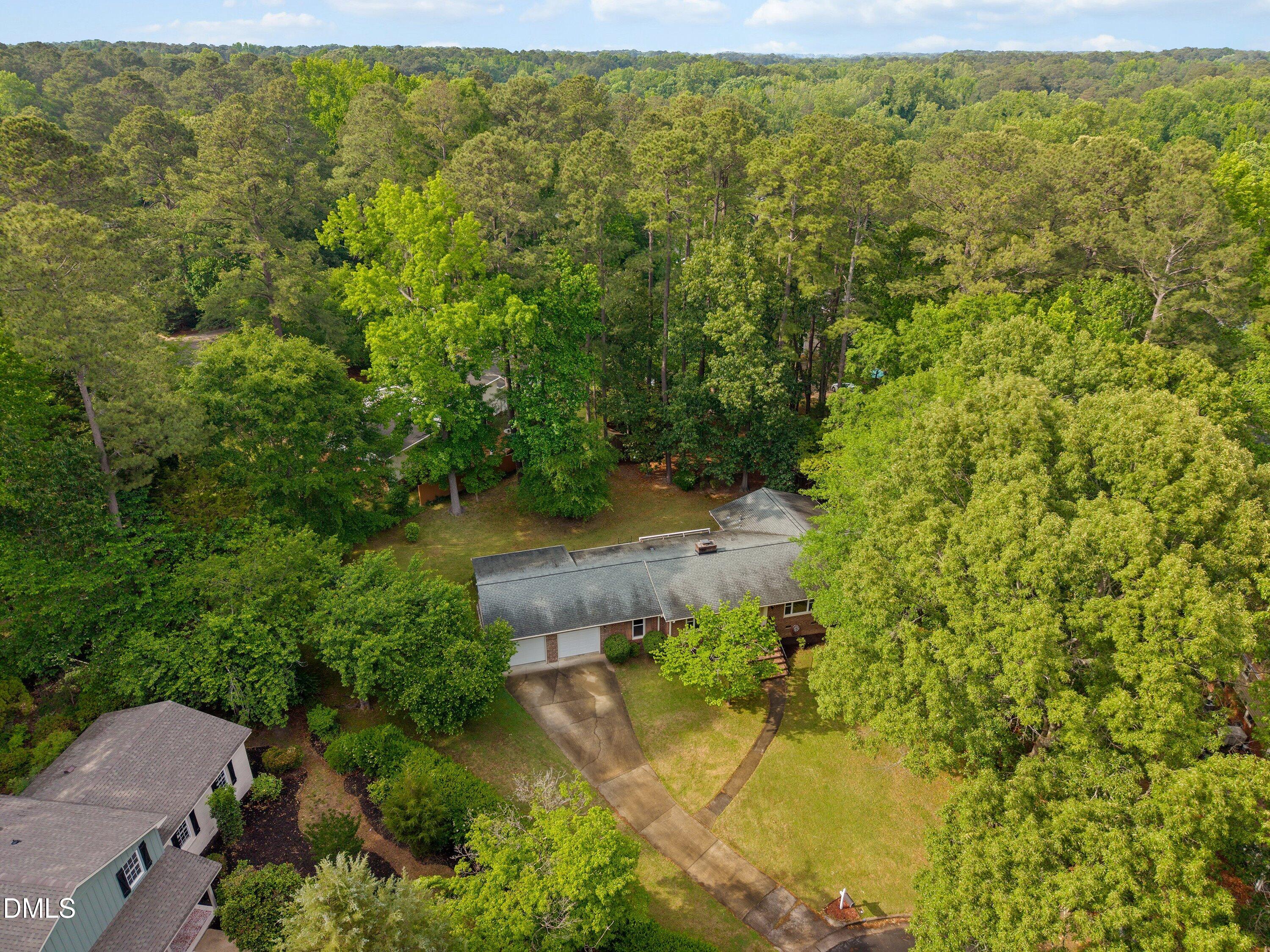 102 Olmstead Court Property Photo 7