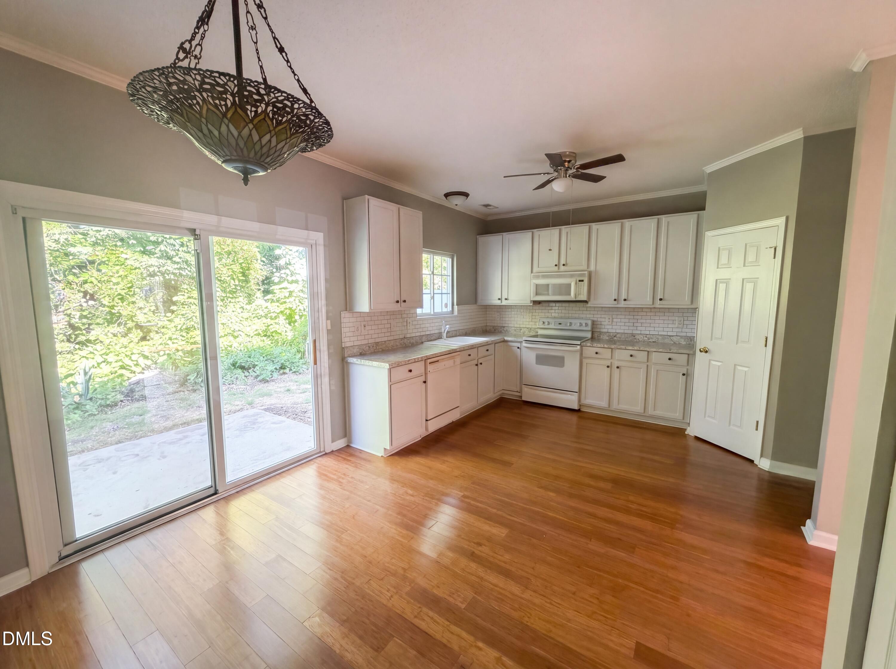 43 Edgebrook Circle Property Photo 2