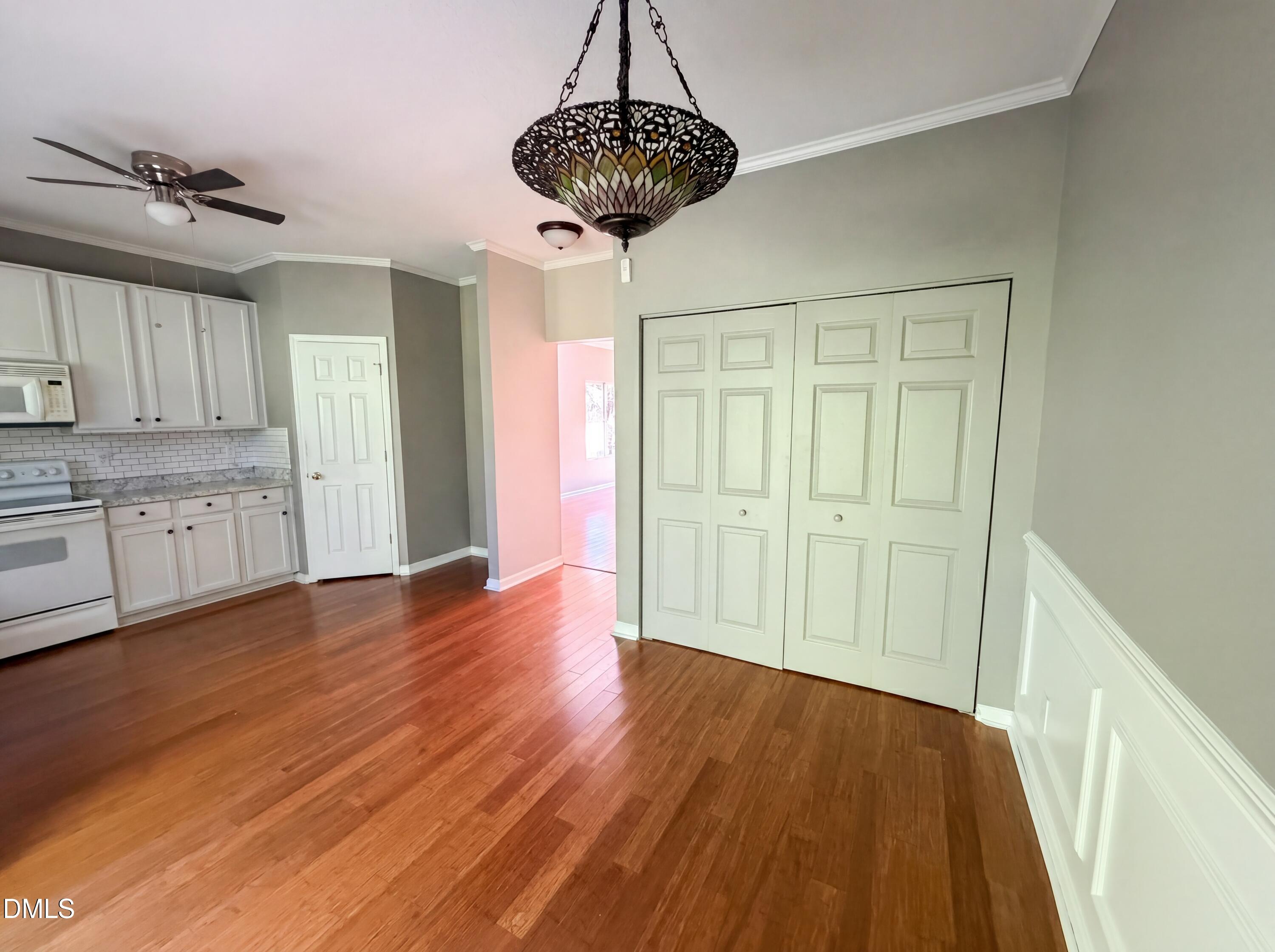 43 Edgebrook Circle Property Photo 8