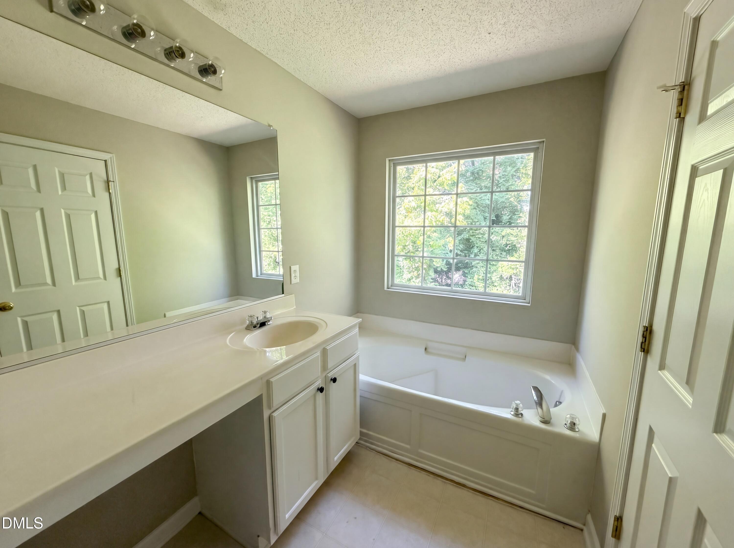 43 Edgebrook Circle Property Photo 10