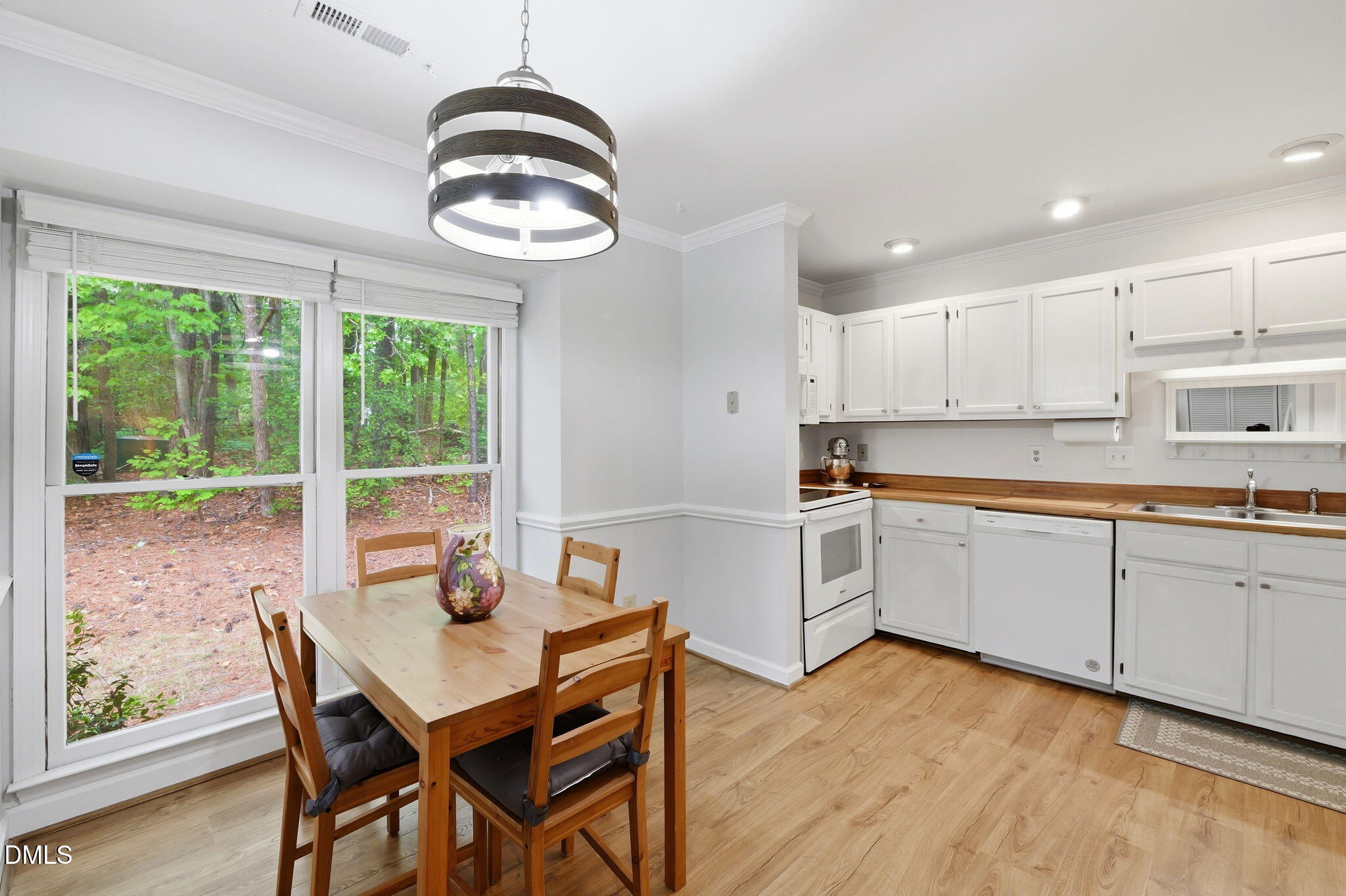 500 Woodcroft Parkway 8a Property Photo 6