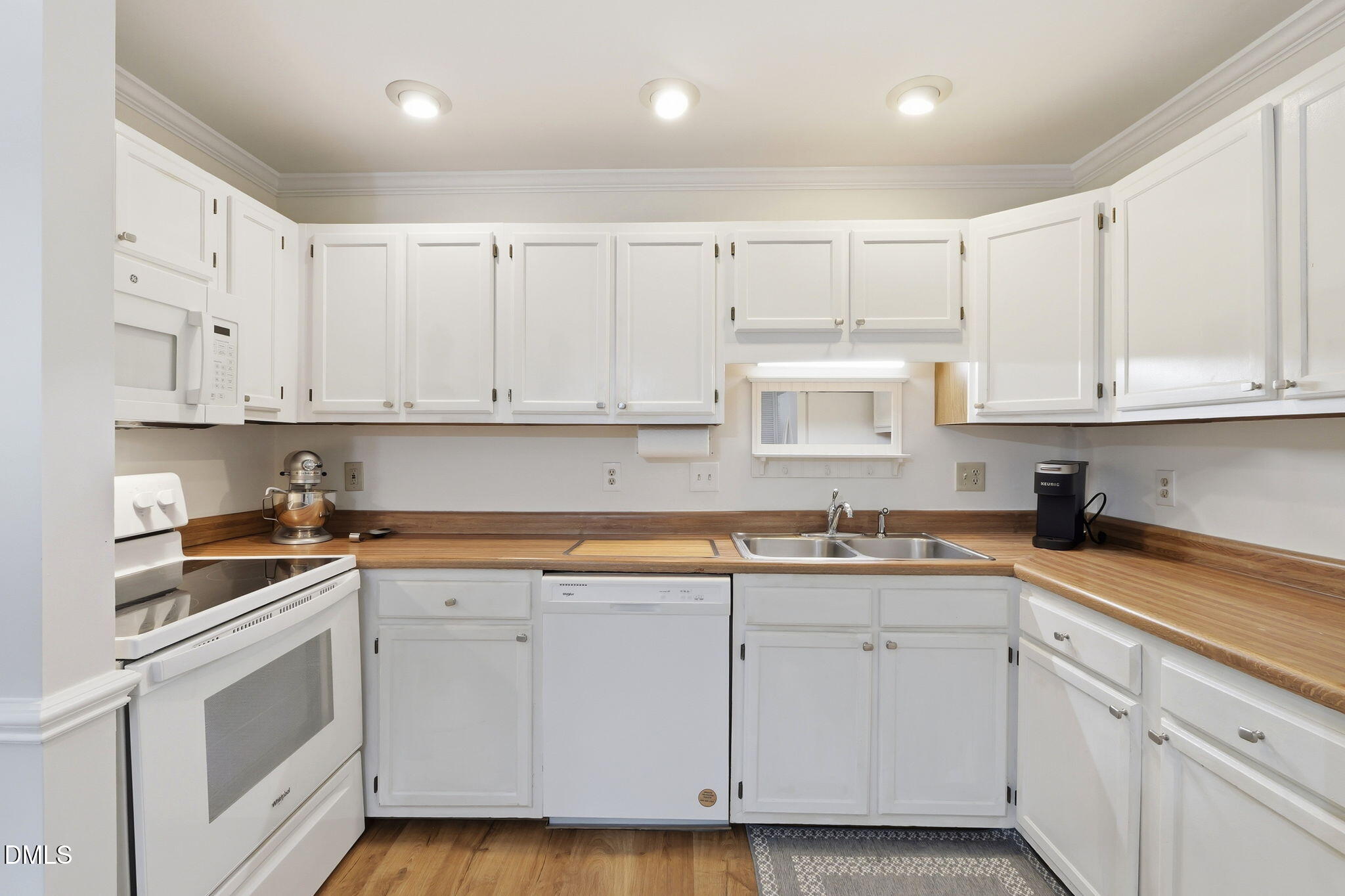 500 Woodcroft Parkway 8a Property Photo 7