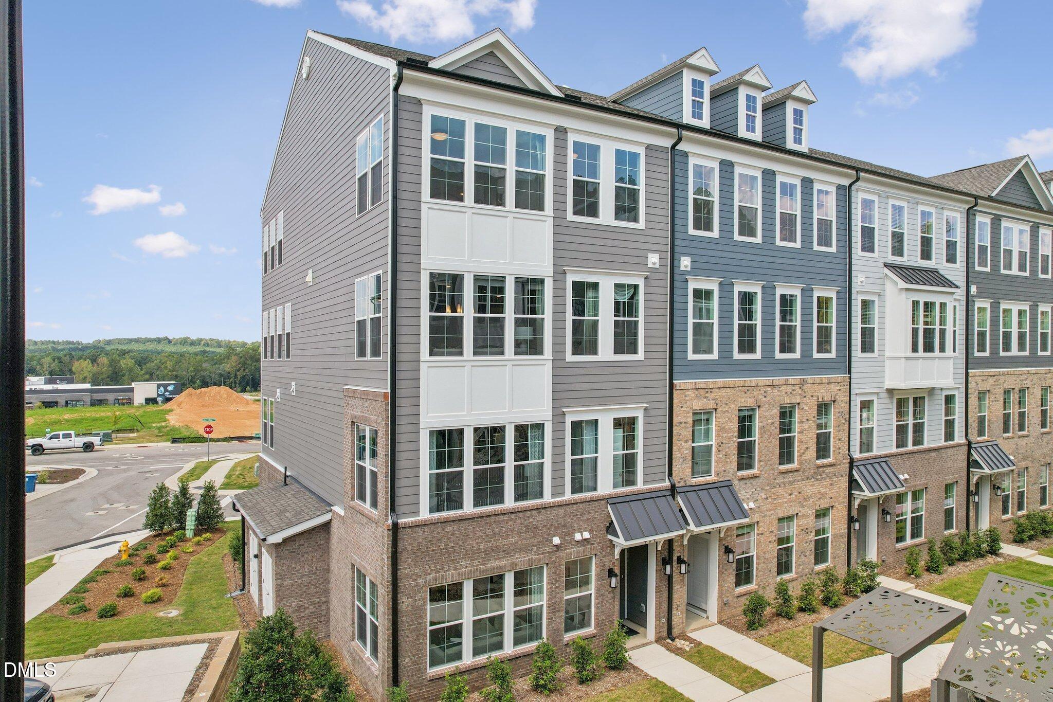 418 Gaston Park Lane #200 Property Photo 2