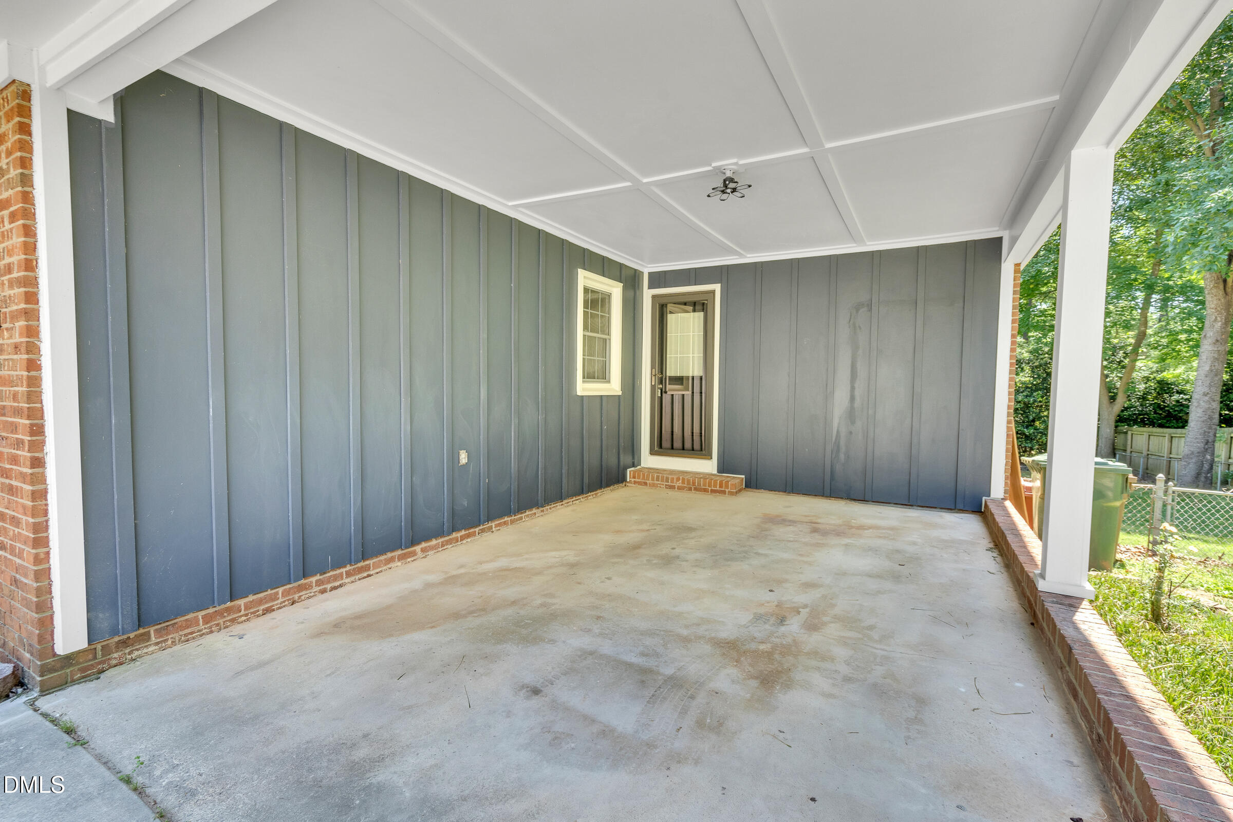 610 Se Maynard Road Property Photo 4