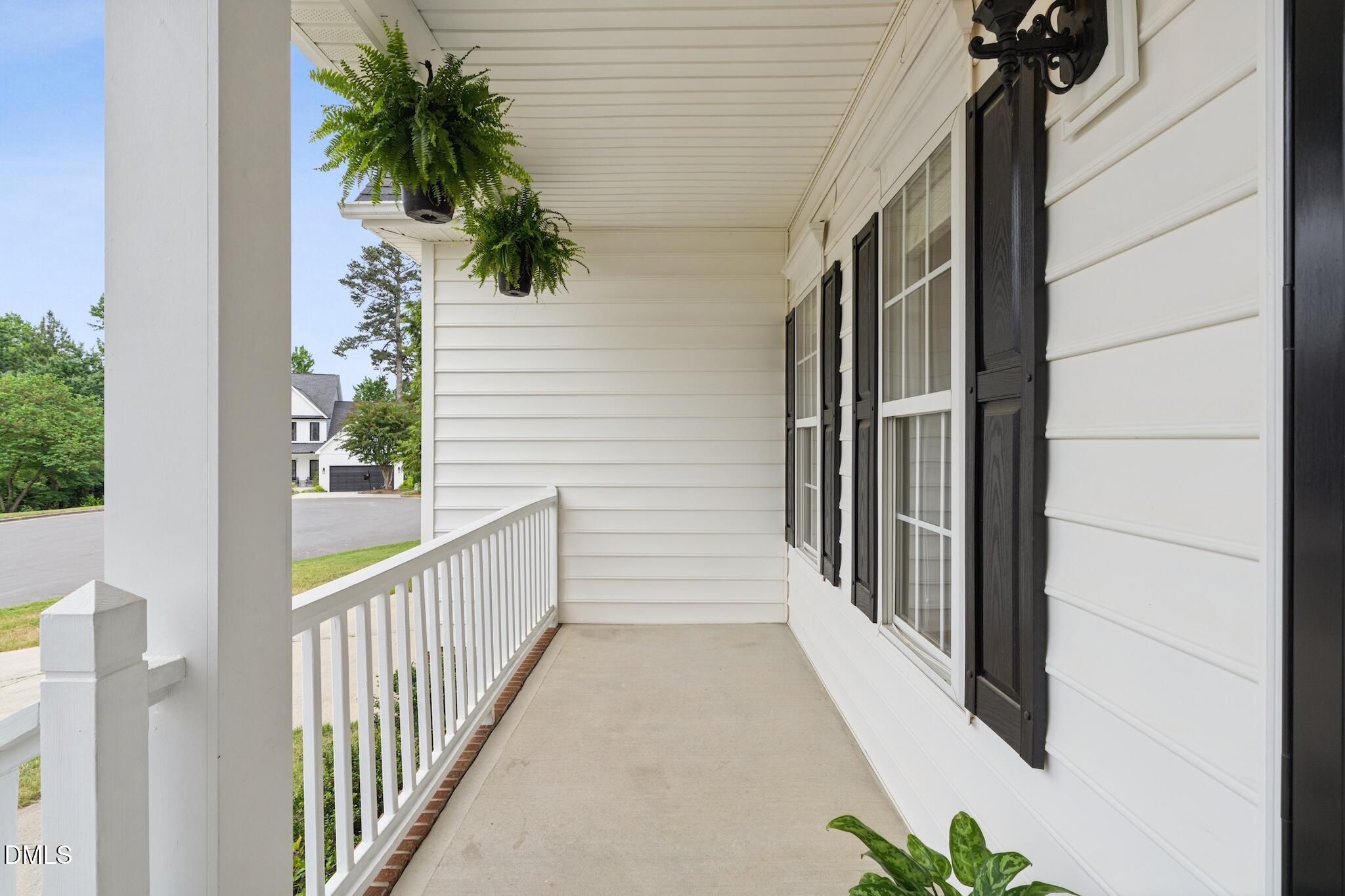 102 Dumont Court Property Photo 8