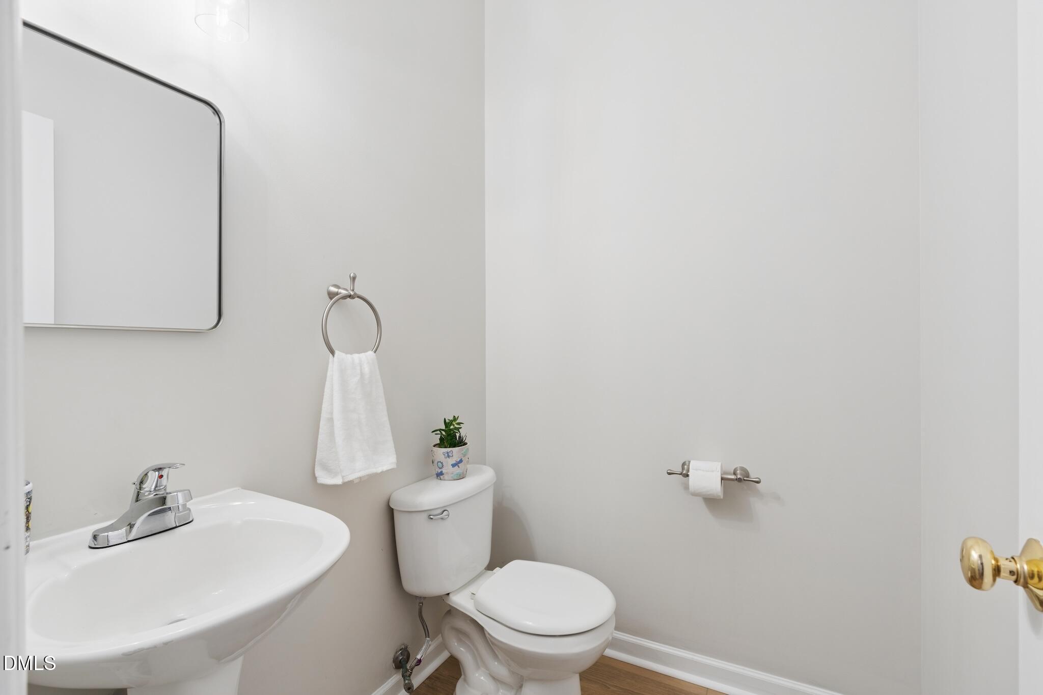 102 Dumont Court Property Photo 22