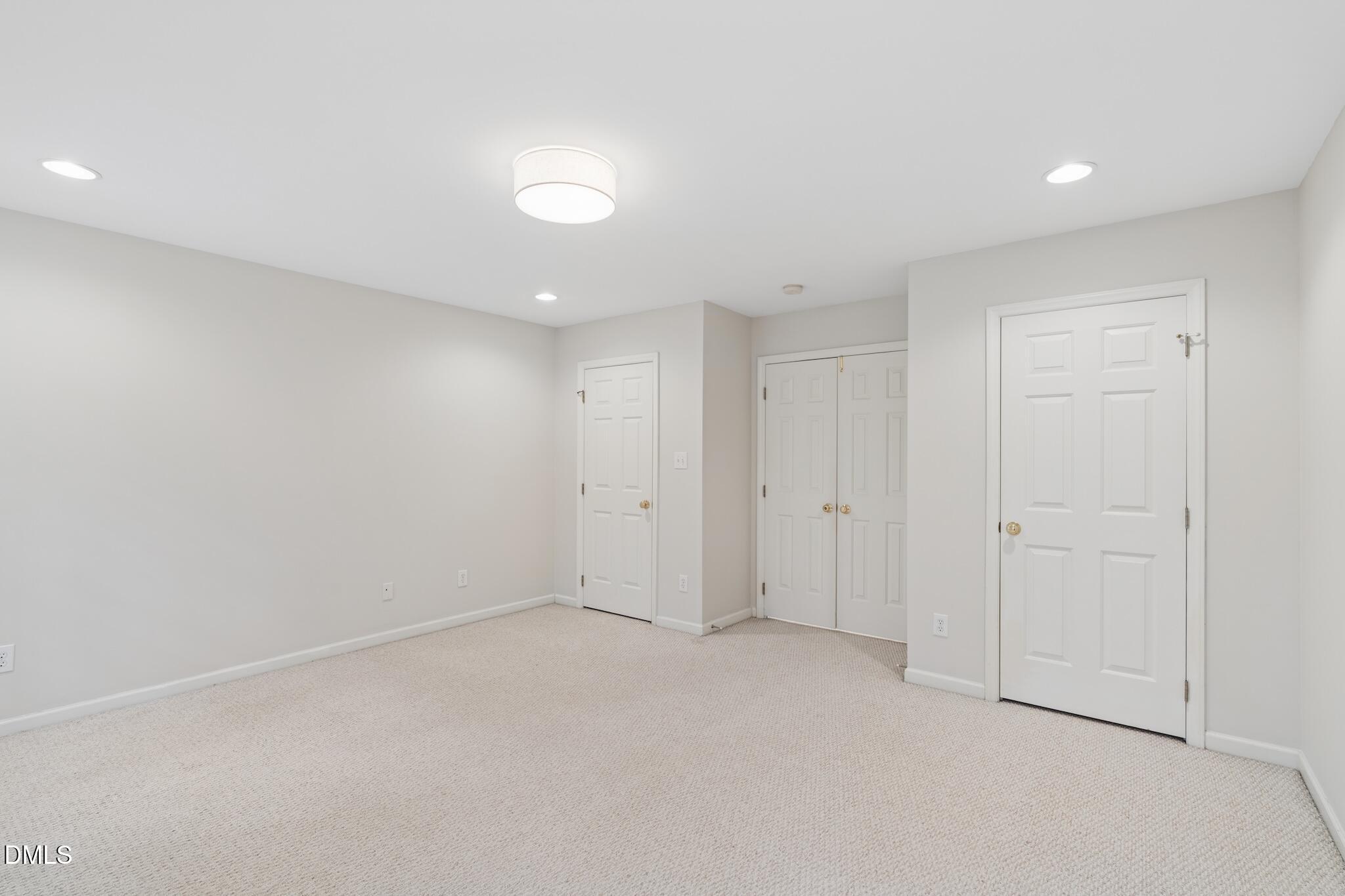102 Dumont Court Property Photo 38