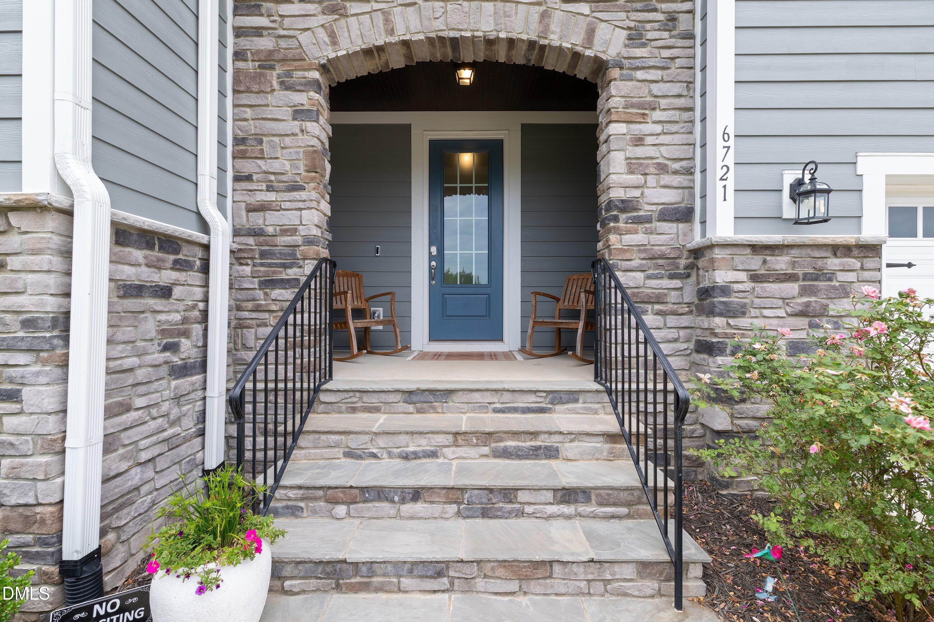 6721 Winter Garden Way Property Photo 1