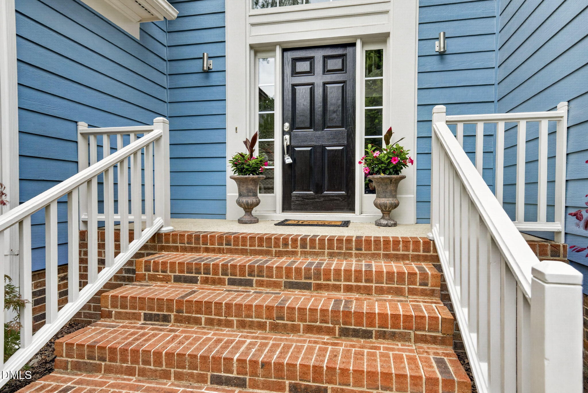 8104 Knebworth Court Property Photo 2