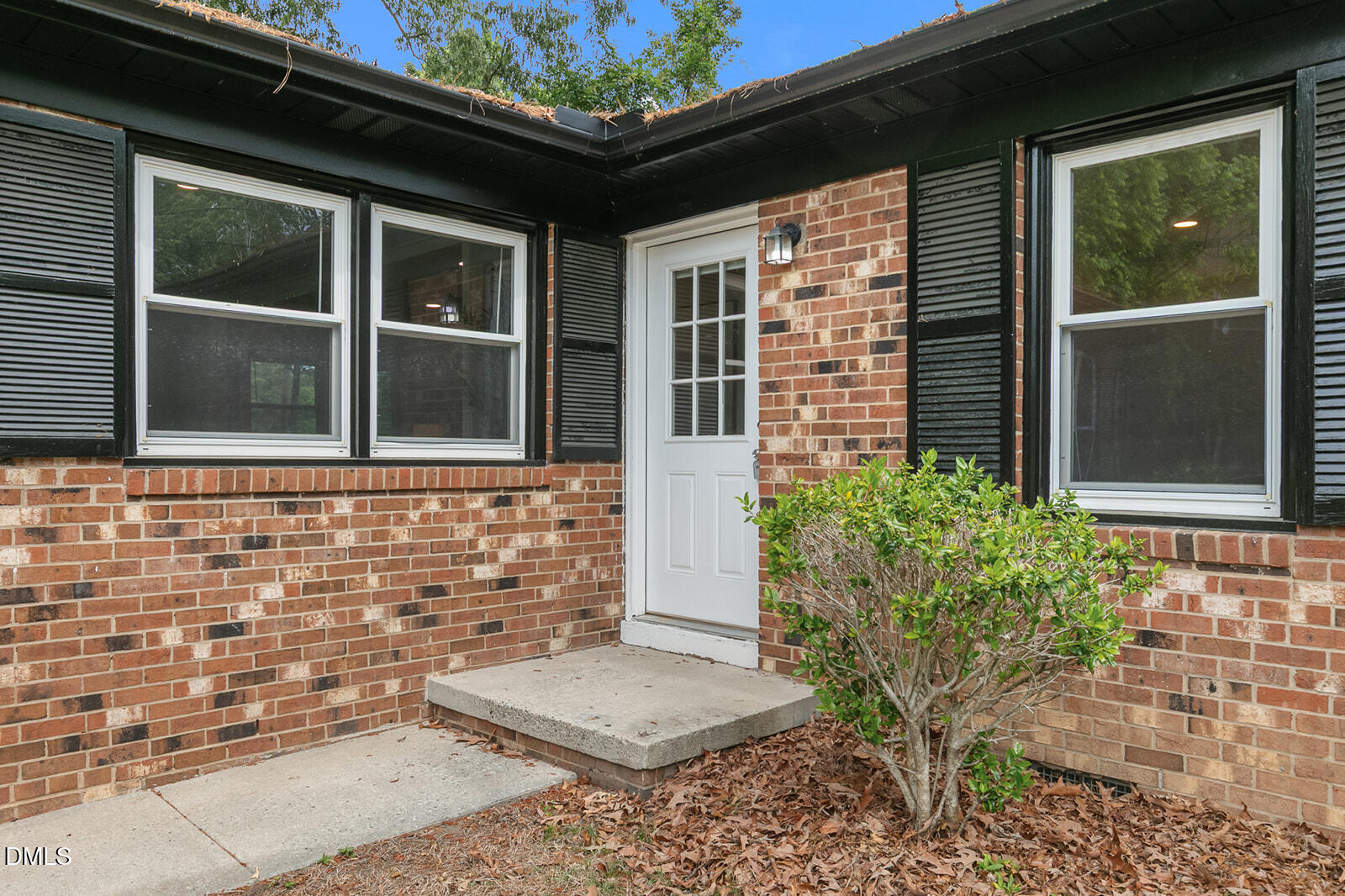 914 Edison Road Property Photo 3
