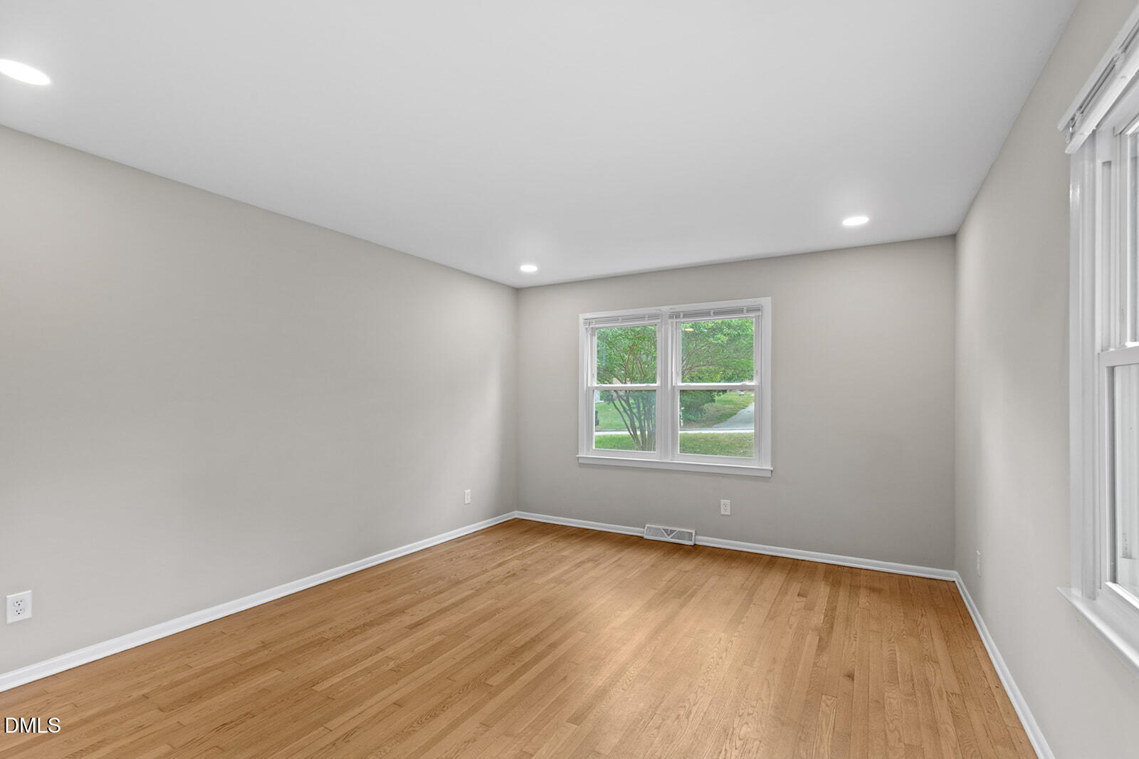 914 Edison Road Property Photo 21