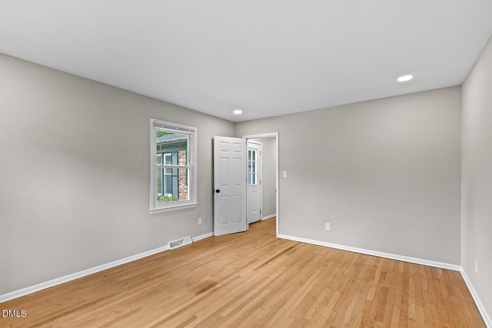 914 Edison Road Property Photo 22