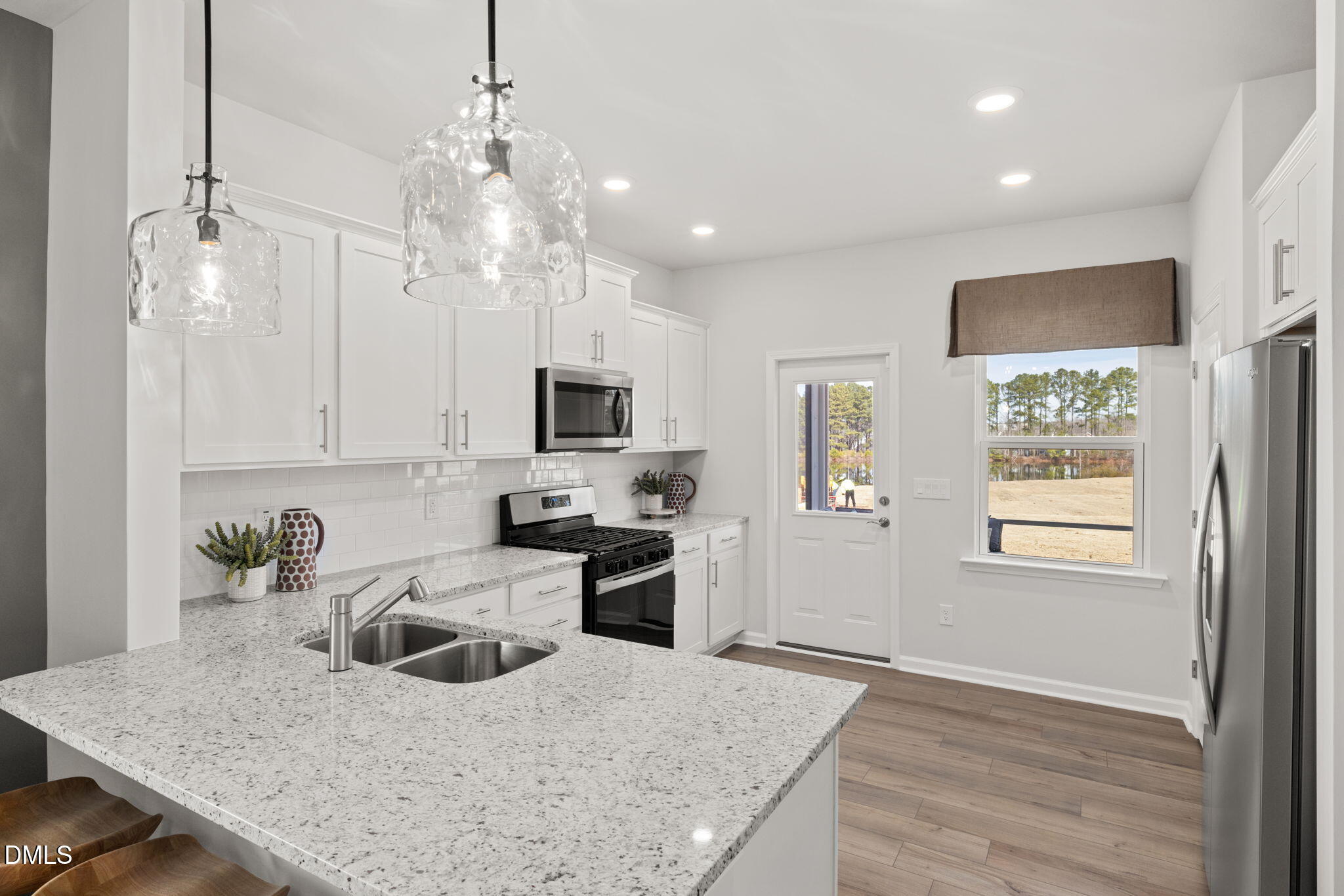 605 Ben Ledi Court Property Photo 4