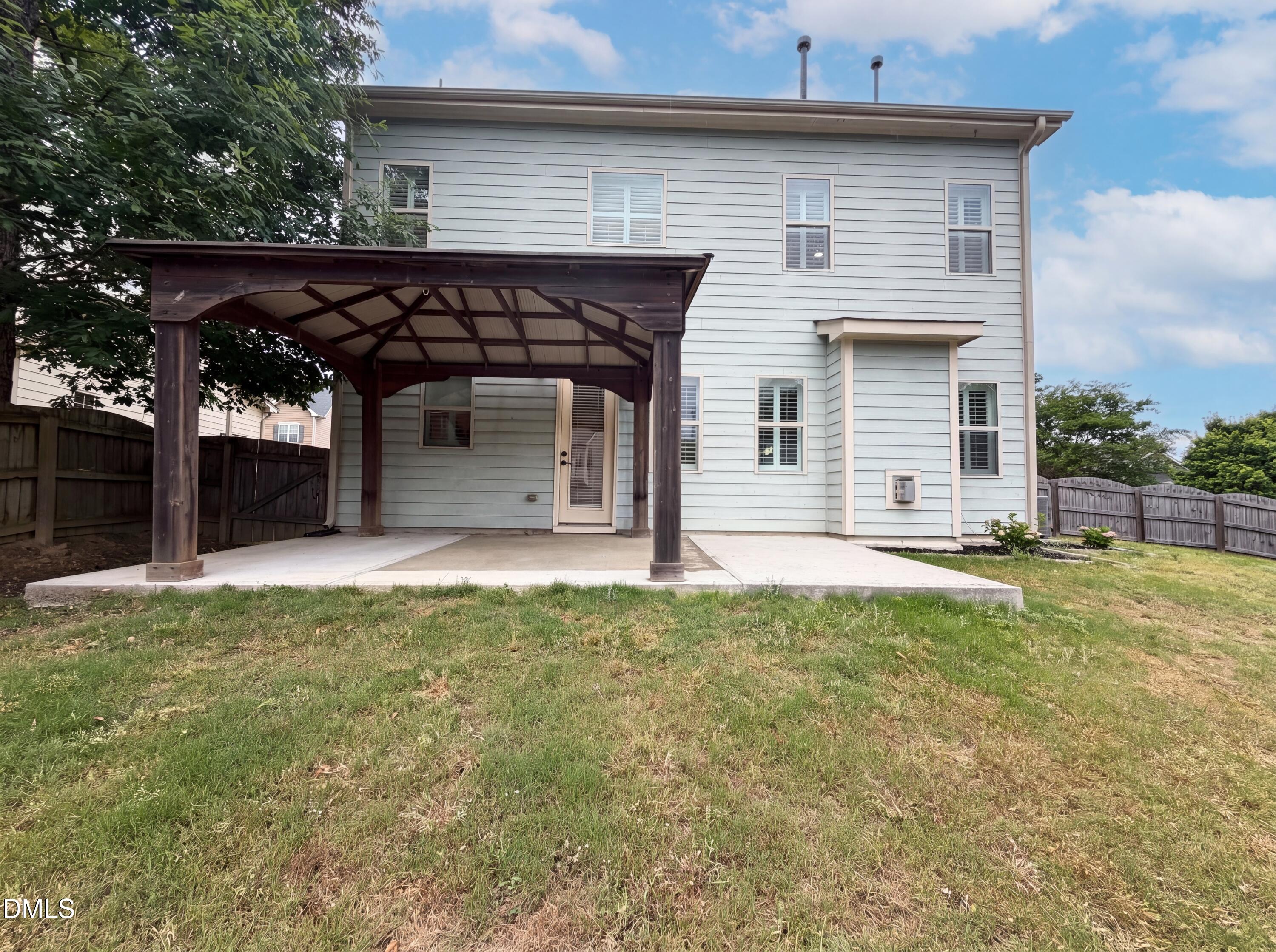 644 Ashe Lake Way Property Photo 5