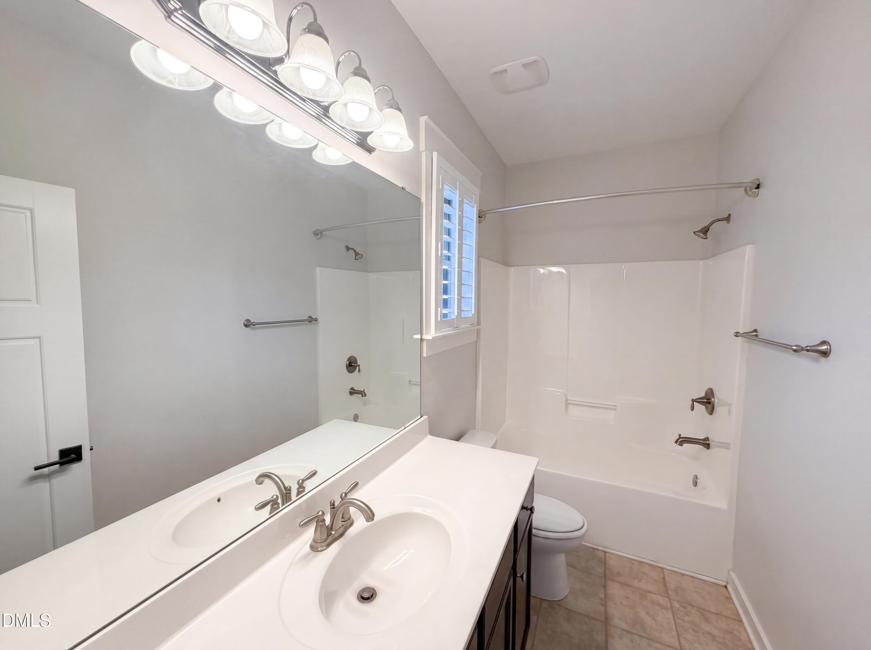 644 Ashe Lake Way Property Photo 9