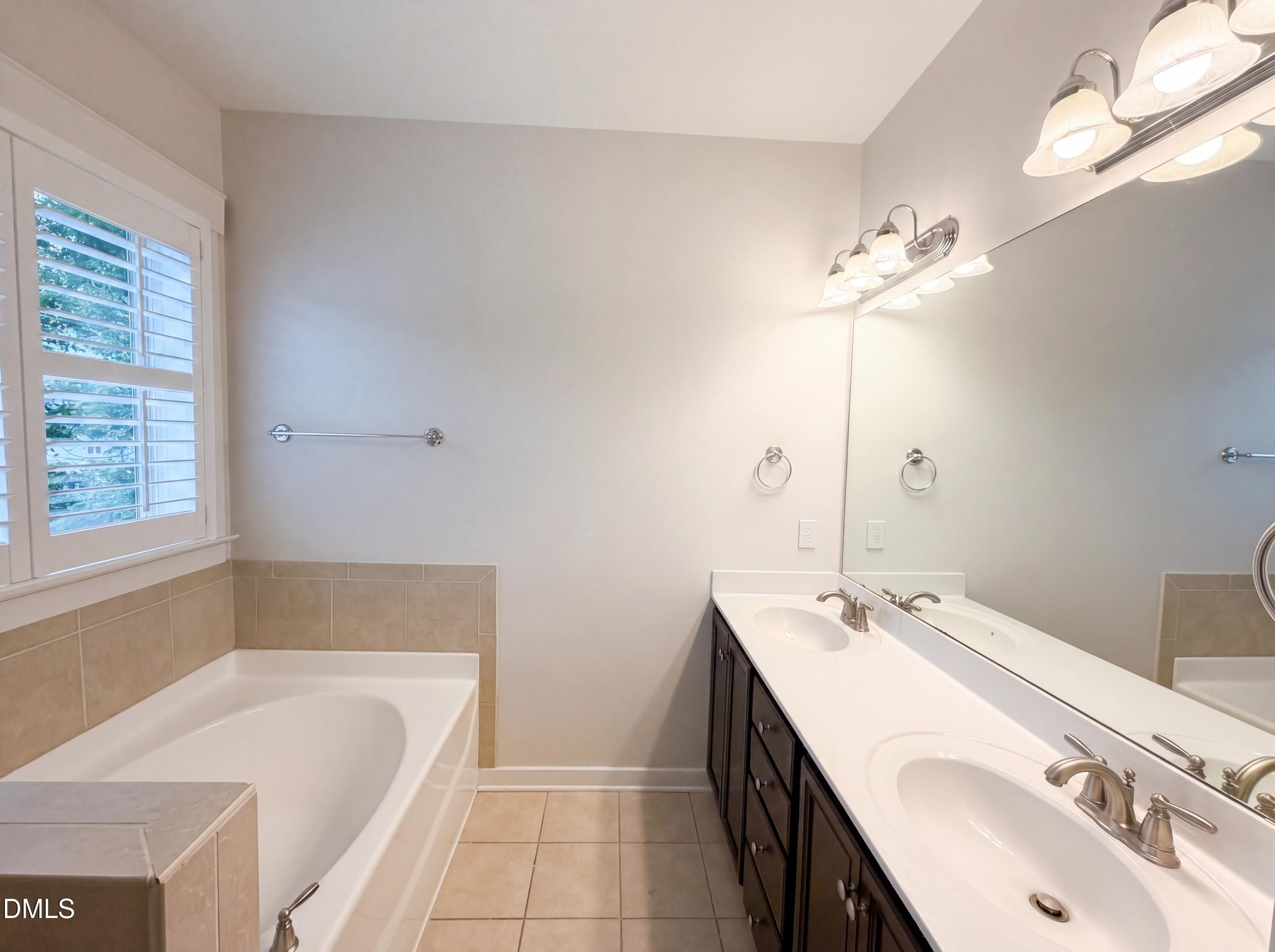 644 Ashe Lake Way Property Photo 18