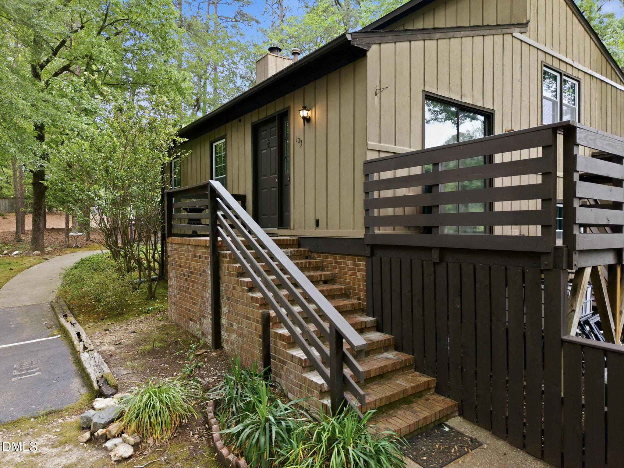 103 Bonnell Court Property Photo 3
