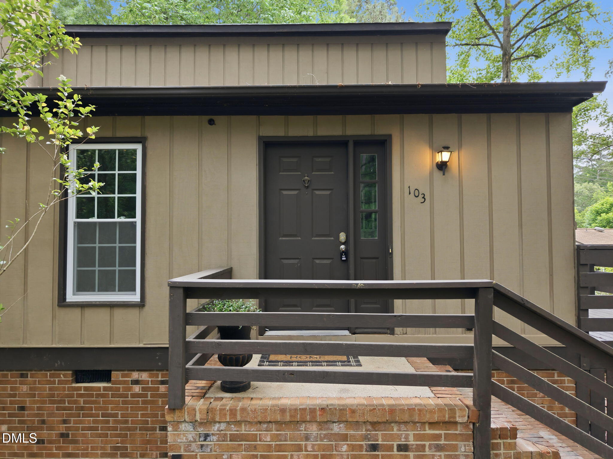 103 Bonnell Court Property Photo 4