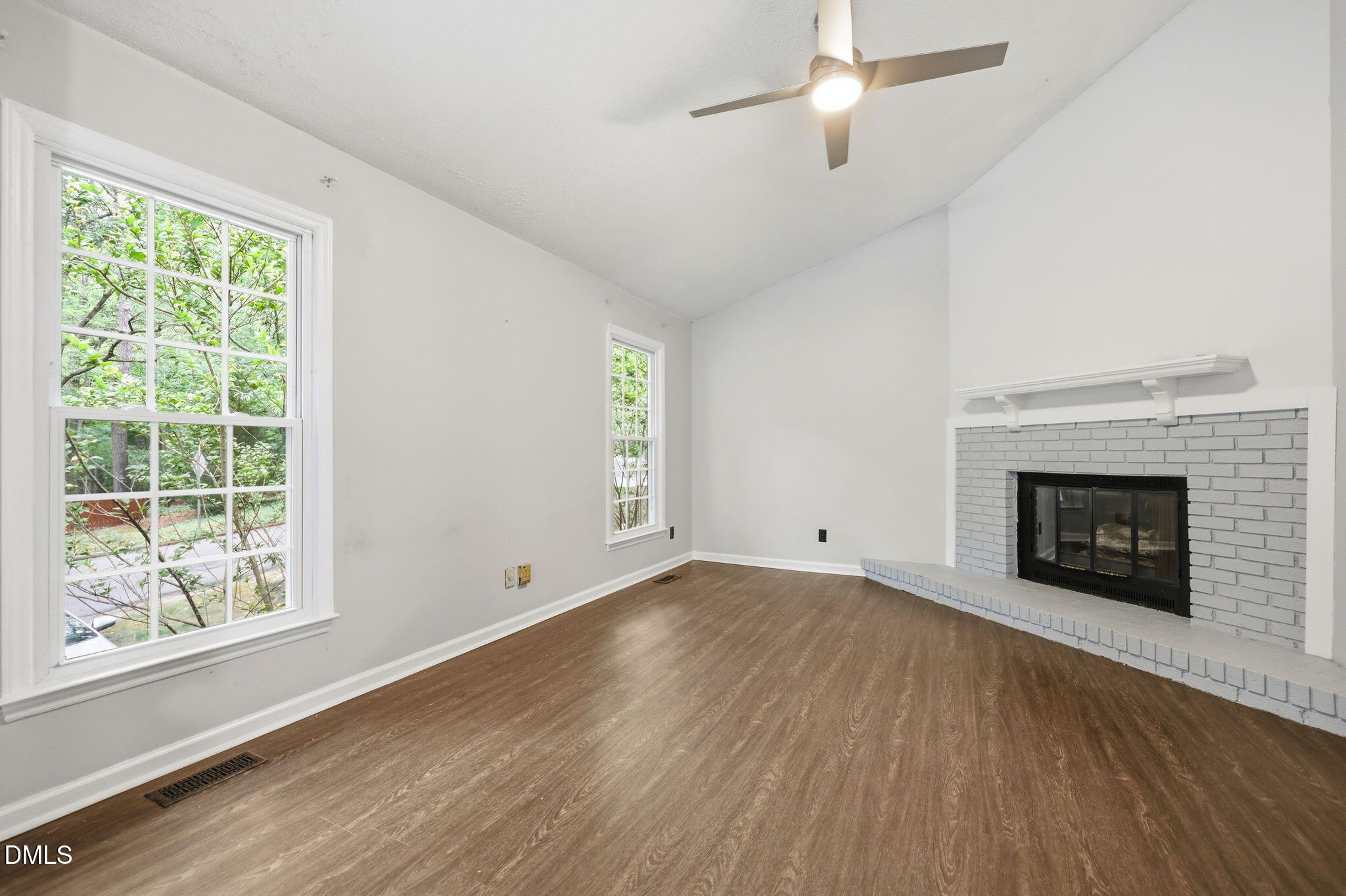 103 Bonnell Court Property Photo 6