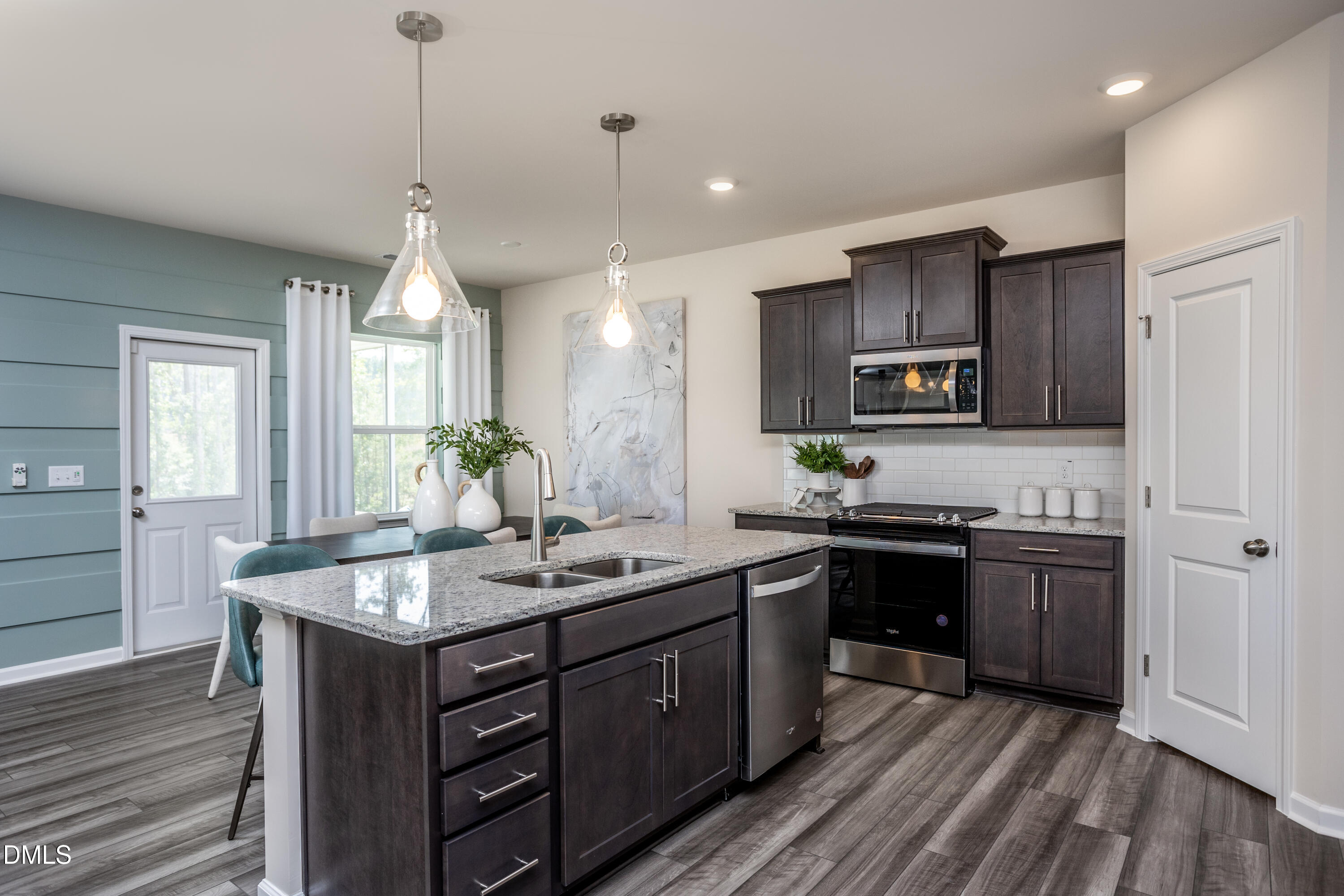 609 Ben Ledi Court Property Photo 4