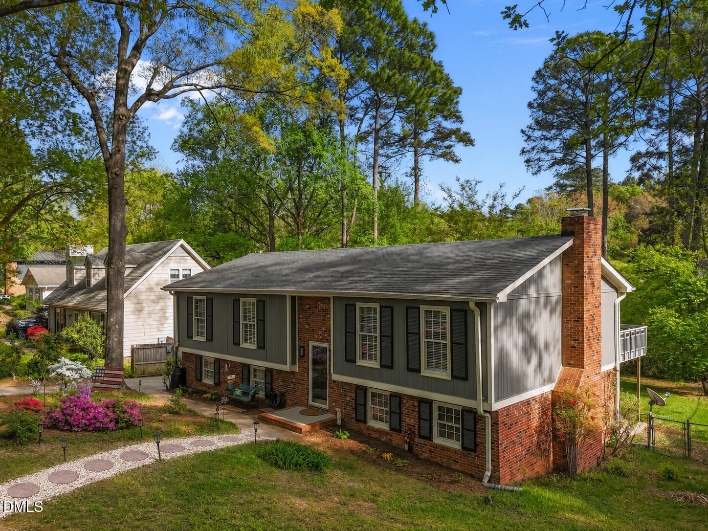 5404 Fieldstone Drive Property Photo 3