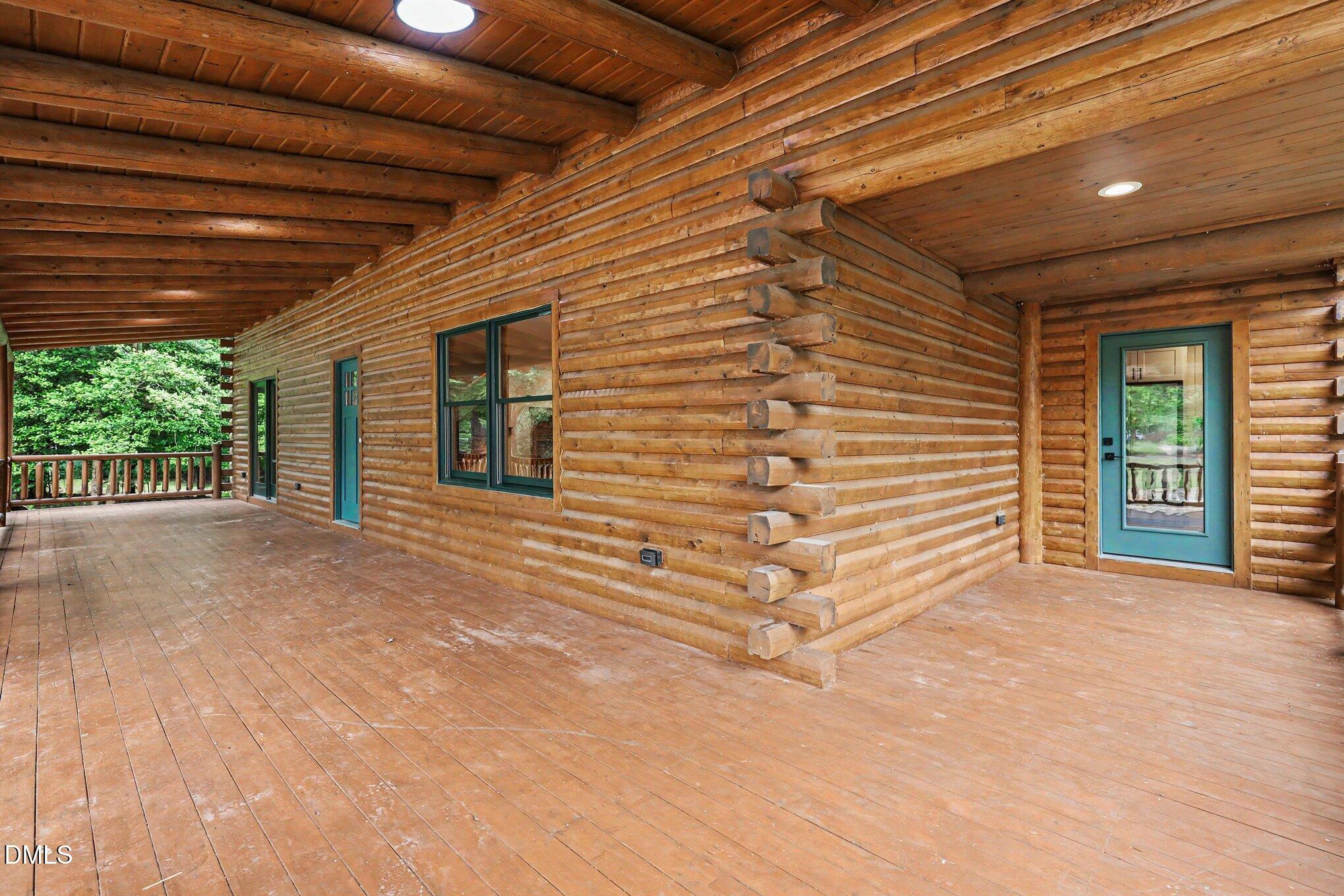 2853 Greenbrook Drive Property Photo 2