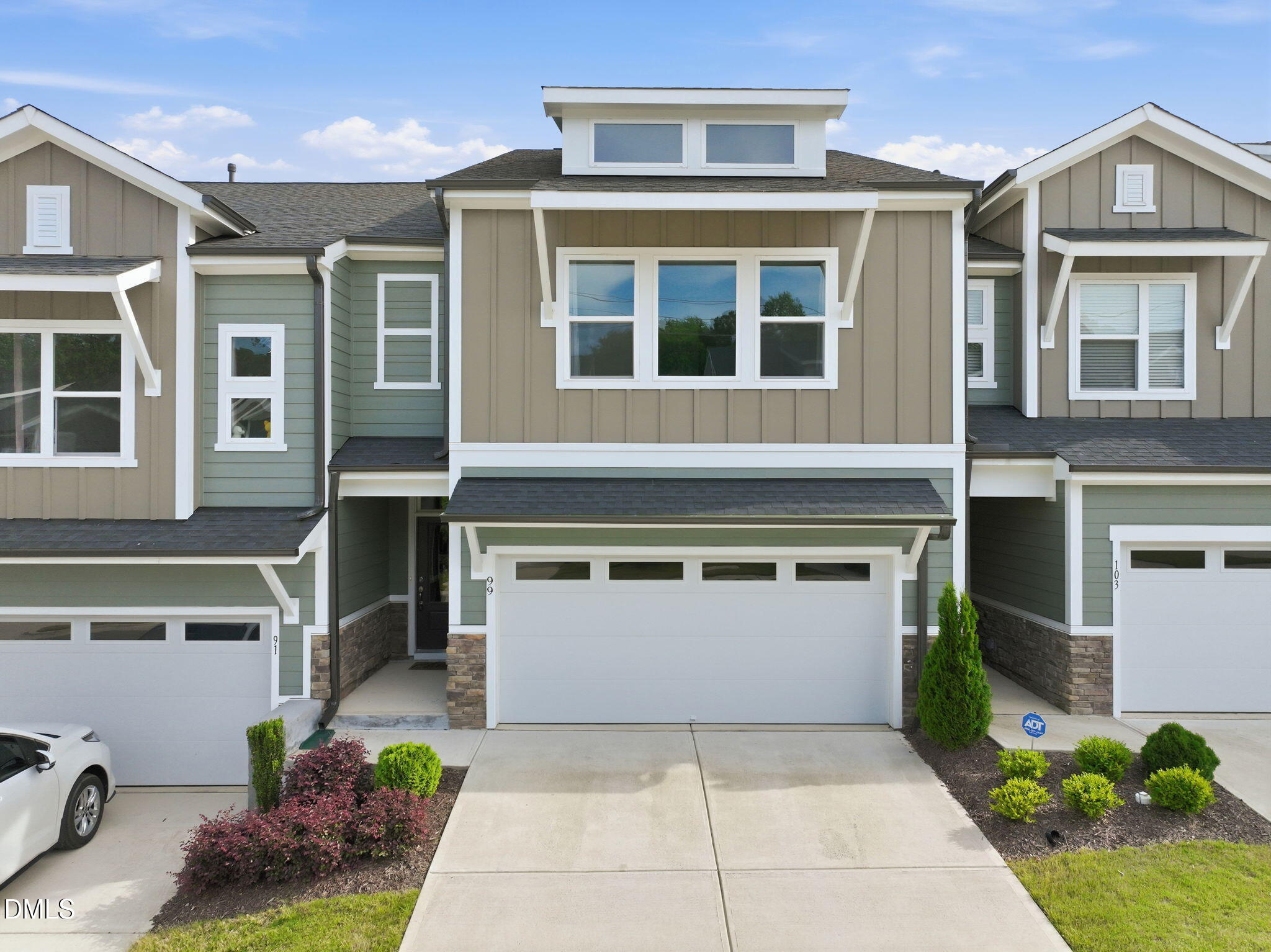 99 Deardom Way Property Photo 1