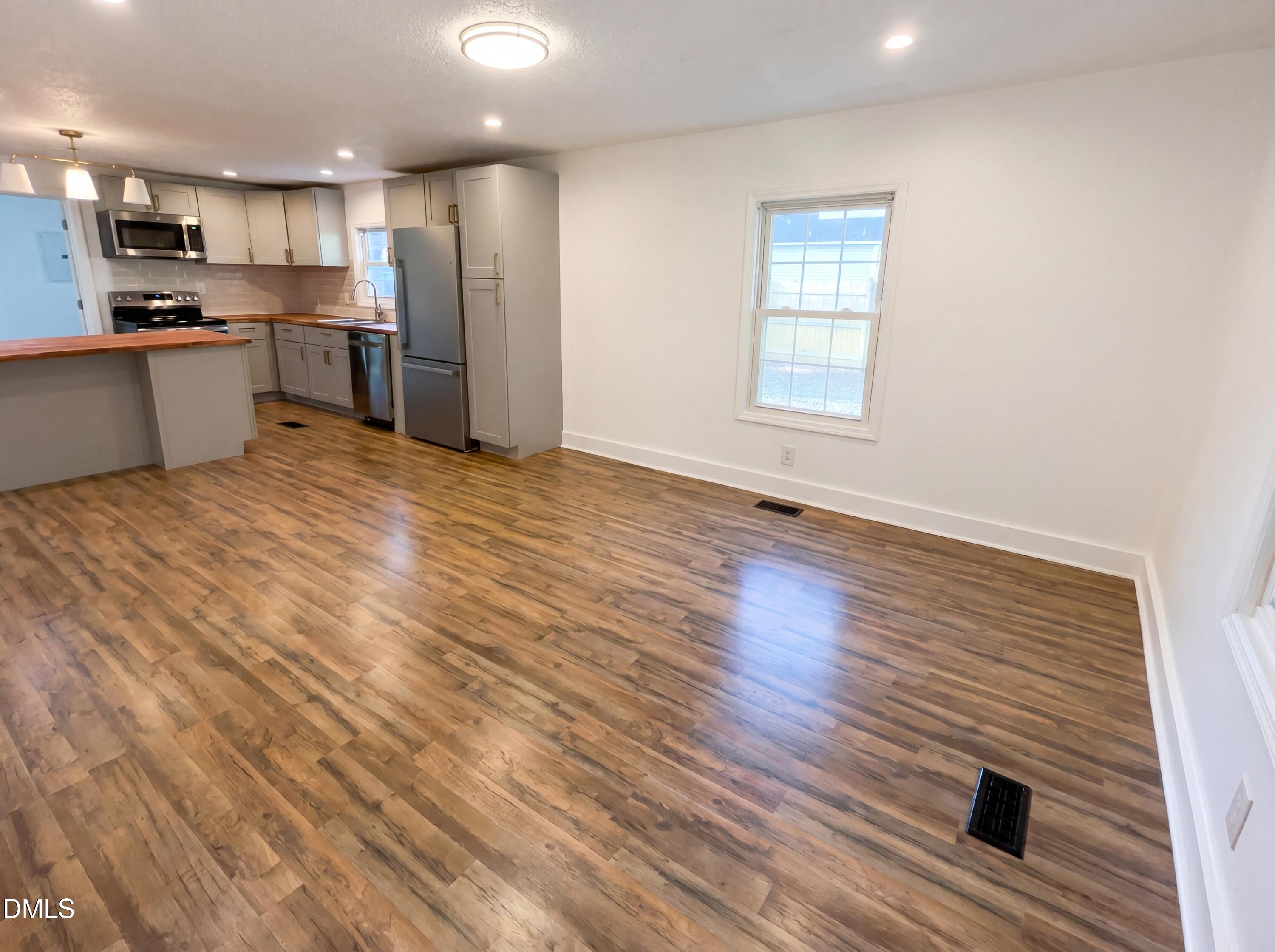410 Madison Street Property Photo 8