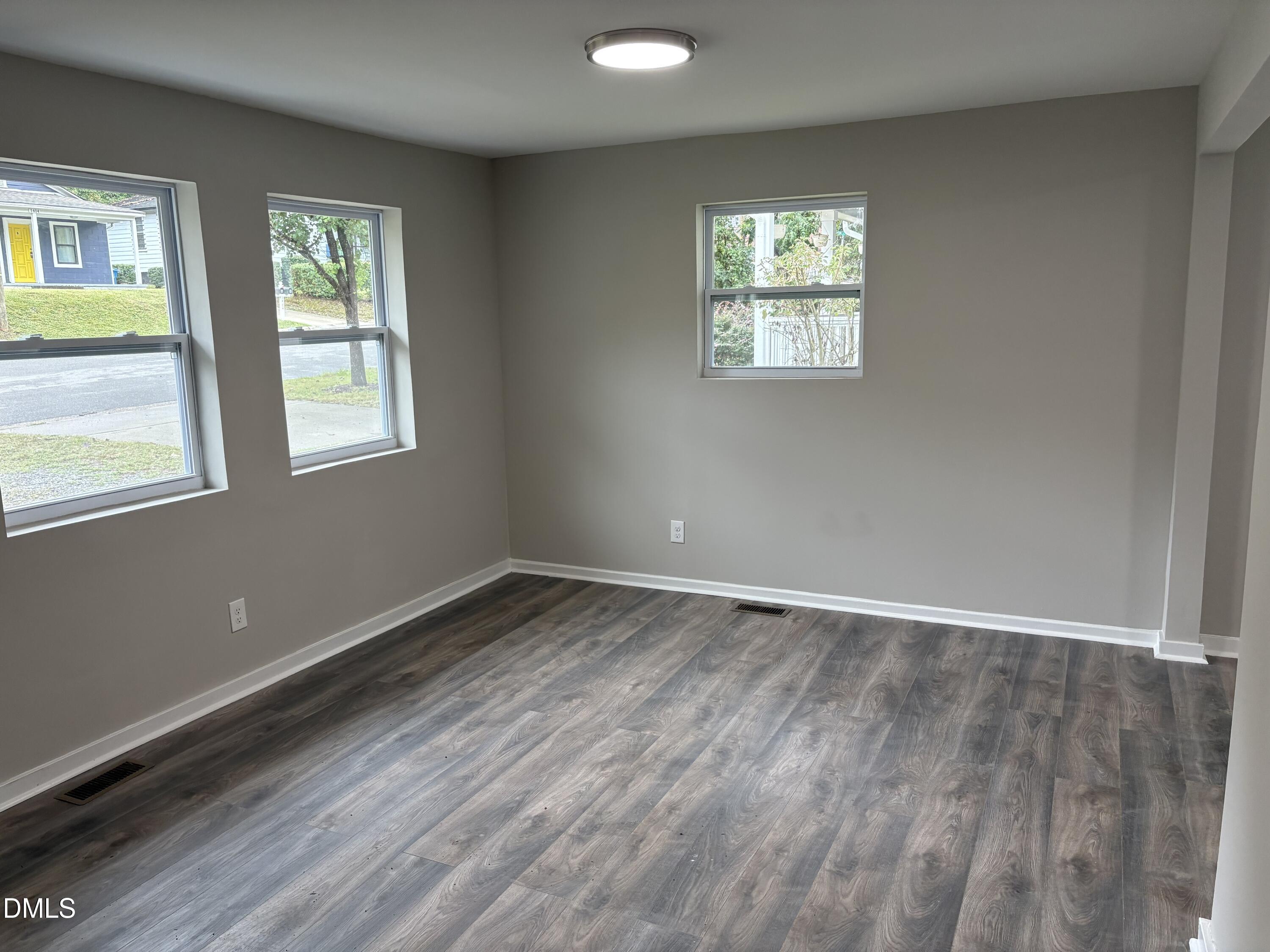 1405 N Hyde Park Avenue Property Photo 11